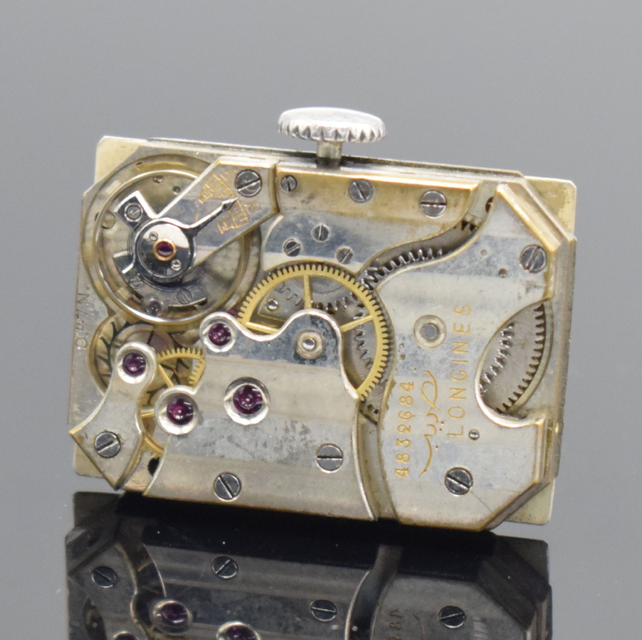 Detail e: LONGINES Armbanduhr mit Kaliber 9,47N, Schweiz um 1928, Handaufzug, 2-teil. 925er Silber Scharniergeh. unsign., silb. Zifferbl. m. arab. Zahlen ...
