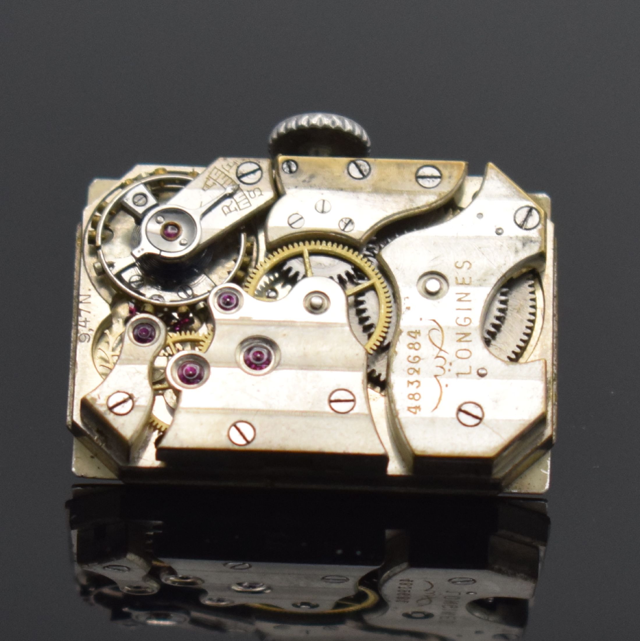 Detail f: LONGINES Armbanduhr mit Kaliber 9,47N, Schweiz um 1928, Handaufzug, 2-teil. 925er Silber Scharniergeh. unsign., silb. Zifferbl. m. arab. Zahlen ...