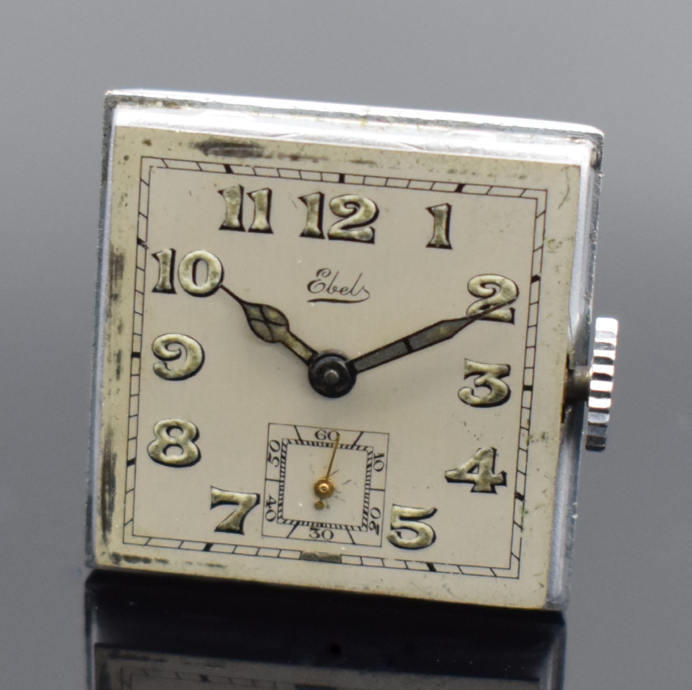 Detail e: EBEL frühe Mini-Reiseuhr, Schweiz um 1930, Handaufzug, verchr., aufklappbares Gehäuse, beids. m. Echsenleder bezogen, silb., sign. orig. Zifferbl. ...