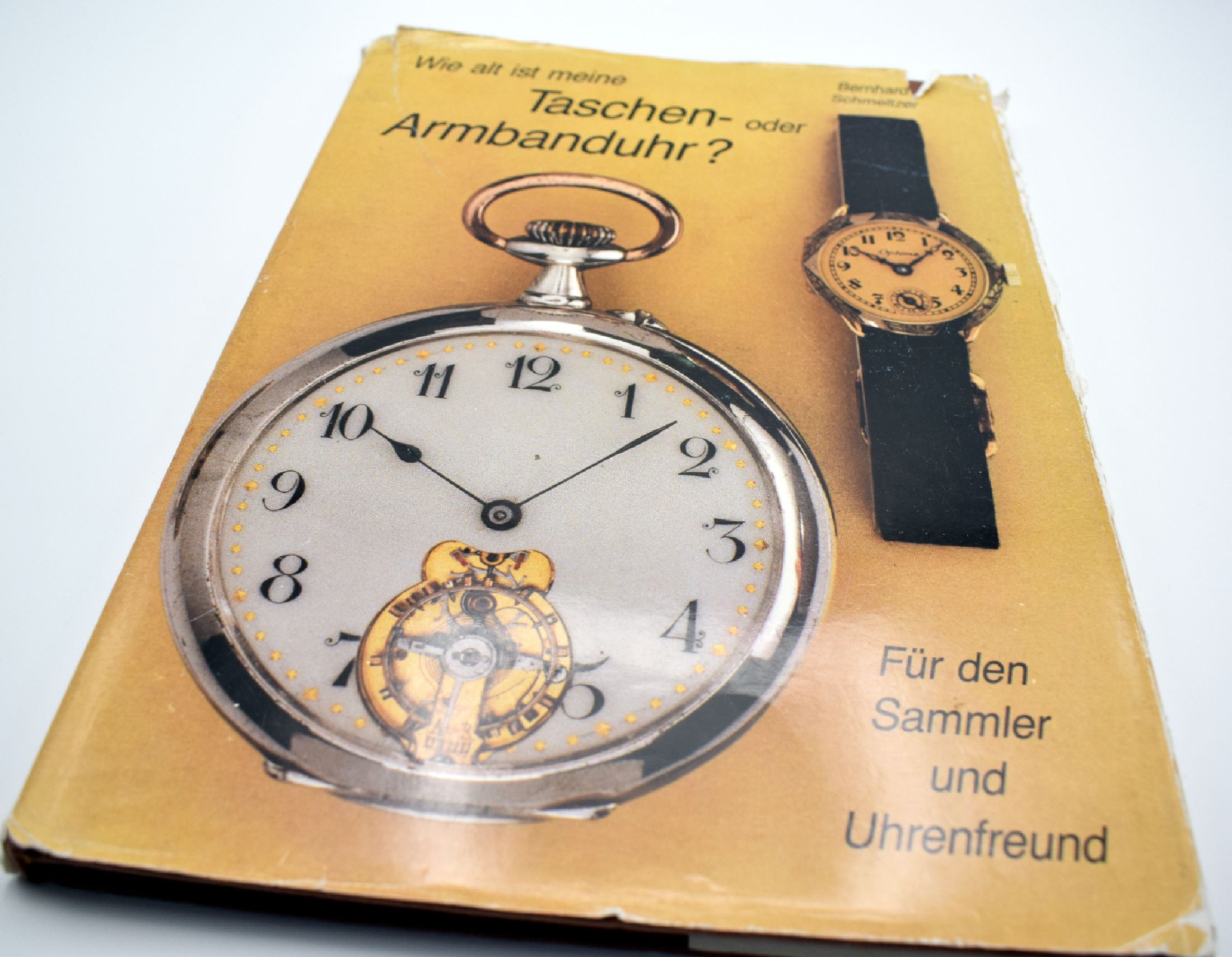 Detail b: Konvolut 6 Uhren-Bücher, um 1985-2000, im Einzelnen: Armbanduhren Spezial- CHRONOSWISS, Omega-The Moon Watch, ROLEX-2421 Uhren, ROLEX-Augenweide ...