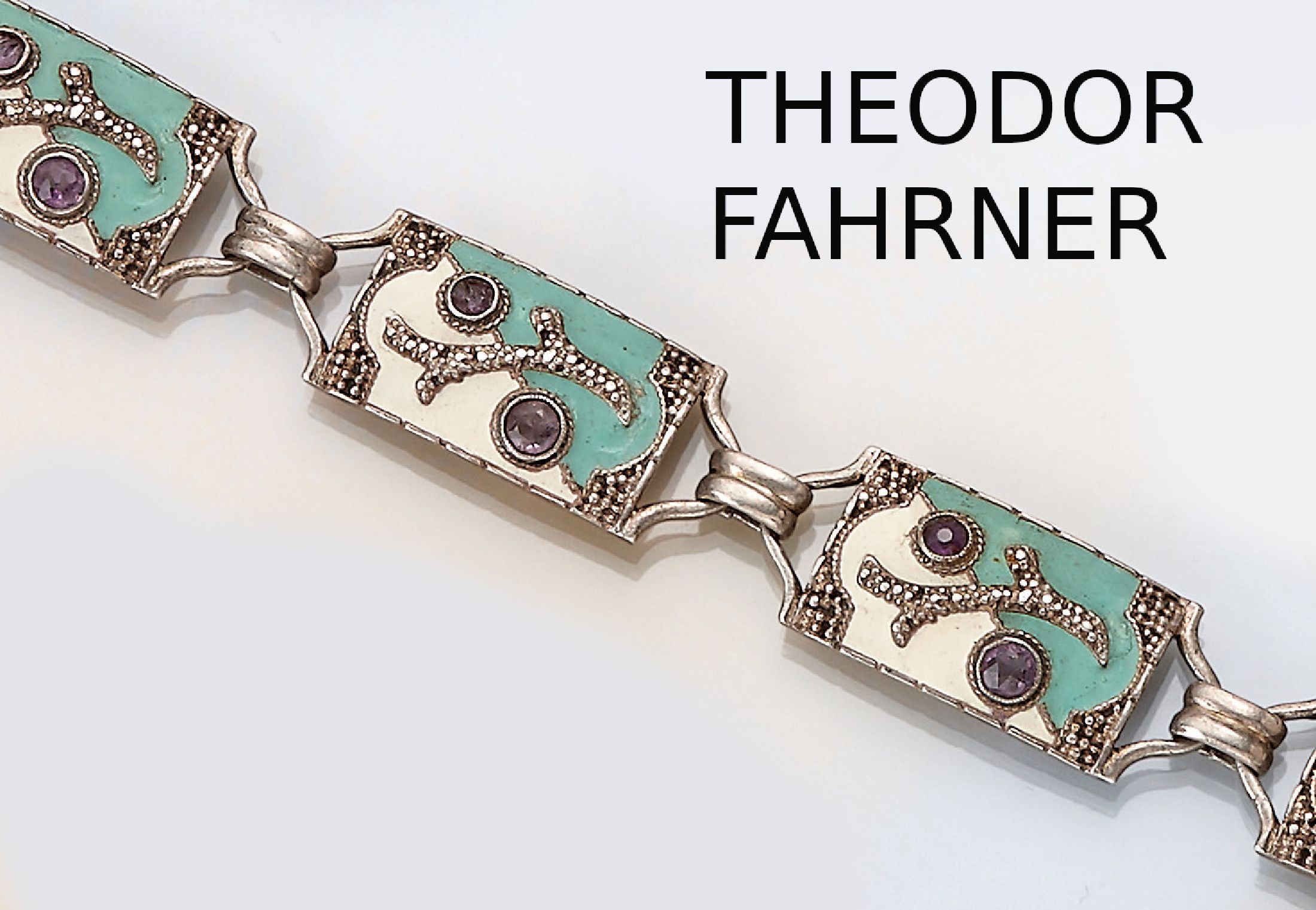 Armband THEODOR FAHRNER, deutsch Pforzheim um 1925/30, 935er Silber, teilvergoldet, Meistermarke TF im Kreis, 5 Glieder mit hell- grünem und ...