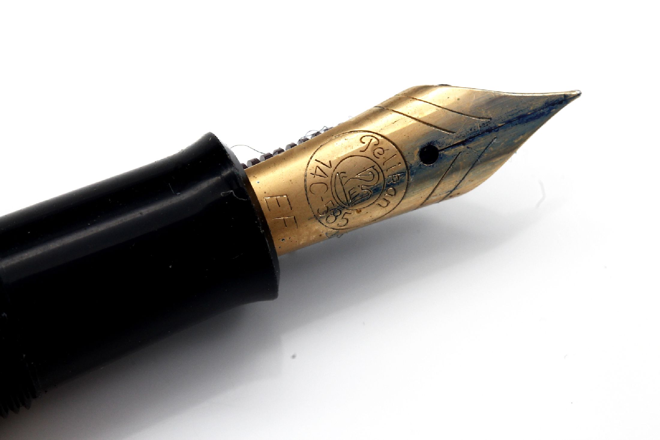 Detail a: PELIKAN Füller und Kugelschreiber, Zellulose-Acetat schwarz/grün, Füller mit GG 585/000-Feder, EZ 1, KS EZ3-4
