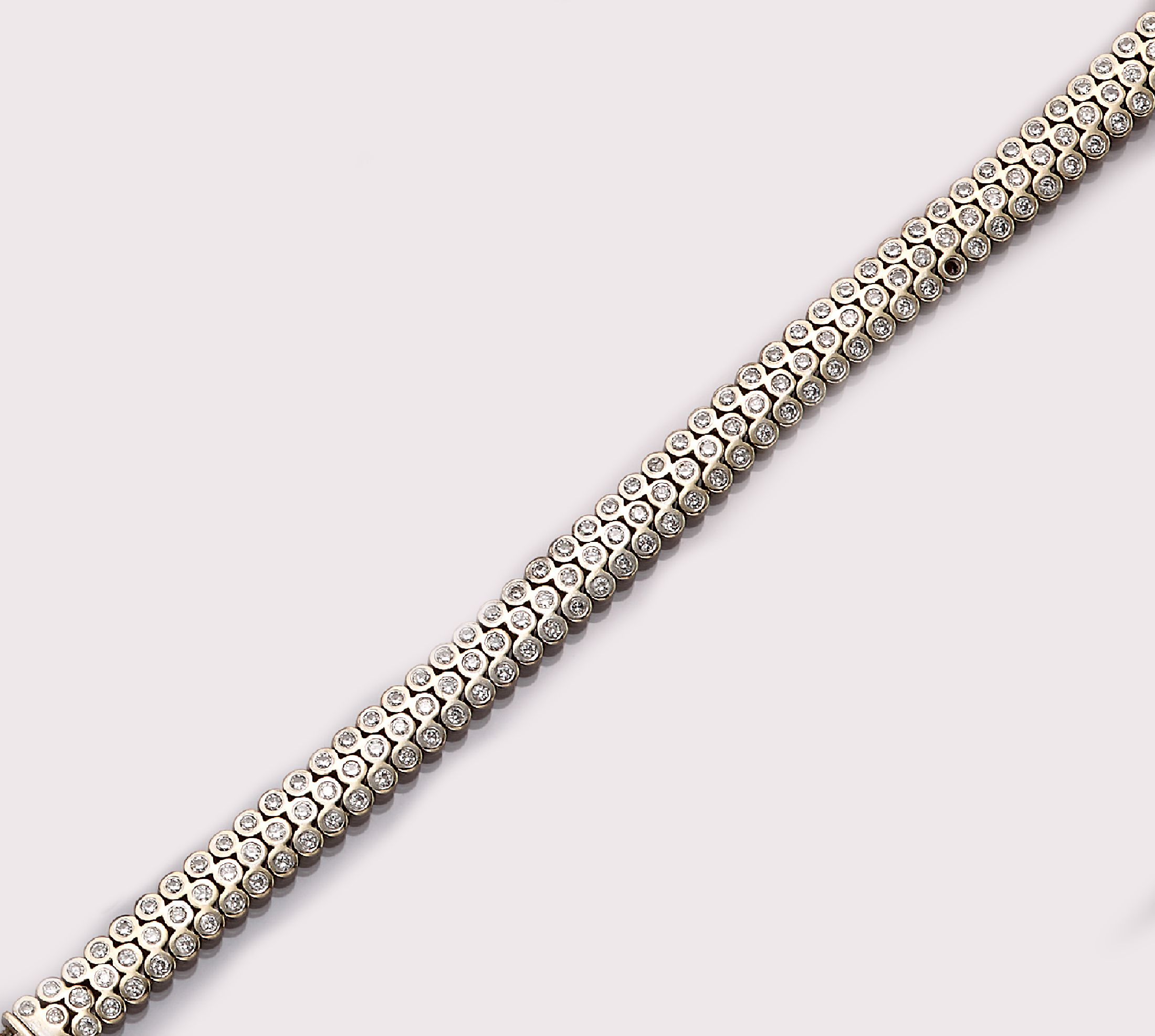 18 kt Gold Brillant-Armband, GG 750/000 gepr. rhod., 171 Brillanten zus. ca. 4.28 ct Weiß/si-p (3 Steine fehlen), L. ca. 18 cm, Kastenschloß mit ...