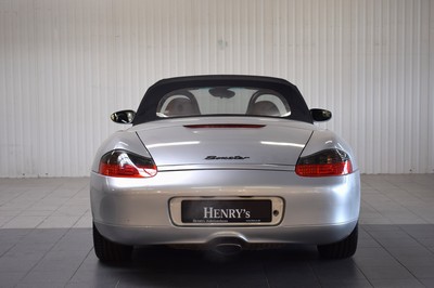 26511665d - Porsche Boxster S, Chassis Number: WP0ZZZ98ZVS604576, first registered in 07/1997, mileage approximately 123.223 km, 150 kW/204 hp, 6-cylinder engine, Tiptronic/automatic transmission, silver exterior, grey leather interior. Equipped with air conditioning, electric roof, electric seat adjustment, and more (a list with complete equipment is available). Additionally, it features the S Tiptronic transmission. It has undergone a full inspection for German vehicle documents, customs clearance, and TÜV inspection (11/2023). Various works have been carried out at the Porsche Center Göttingen, with invoices from 2020 and 2021 totaling EUR 4,265. Approximately EUR 10,000 has been invested in engine work and a new gearbox. 19% VAT deductible Japan Import