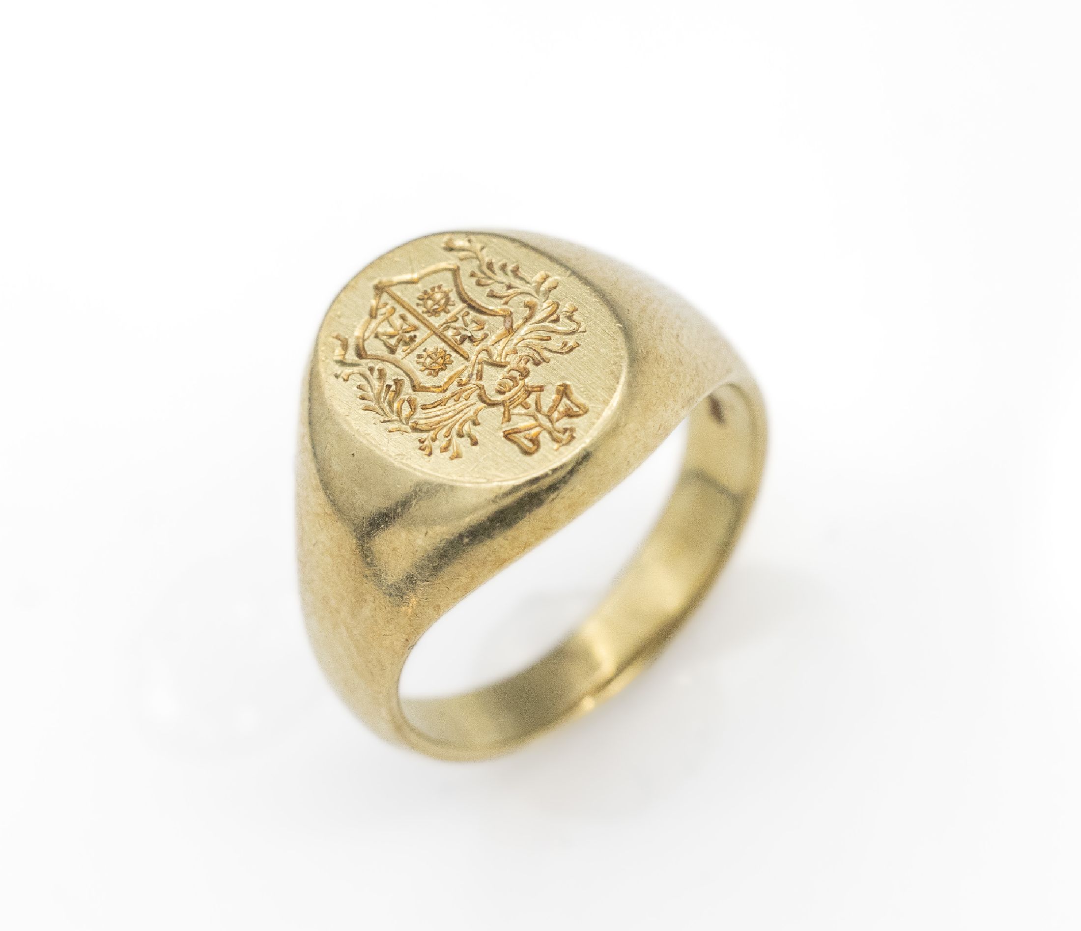 14 kt Gold Siegelring, GG 585/000, ovaler Ringkopf, grav. Wappen, ca. 8.4 g, RW 55