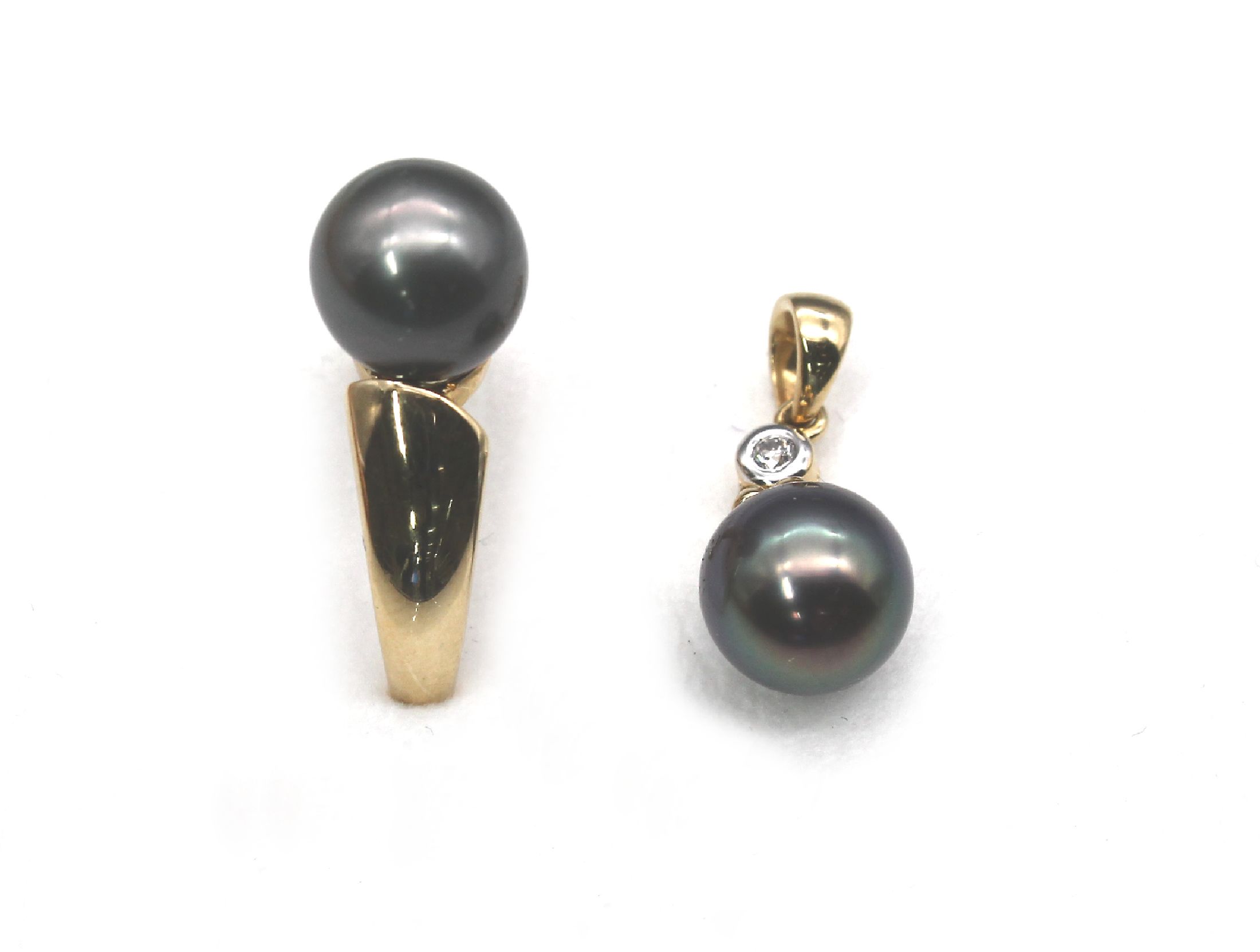 14 kt Gold Zuchtperlen-Schmuckset, GG 585/000, Ring mit 1 grauen Zuchtperle Durchm. ca. 8.2 mm, RW 53; Anhänger mit 1 grauen Zuchtperle Durchm. ca. ...