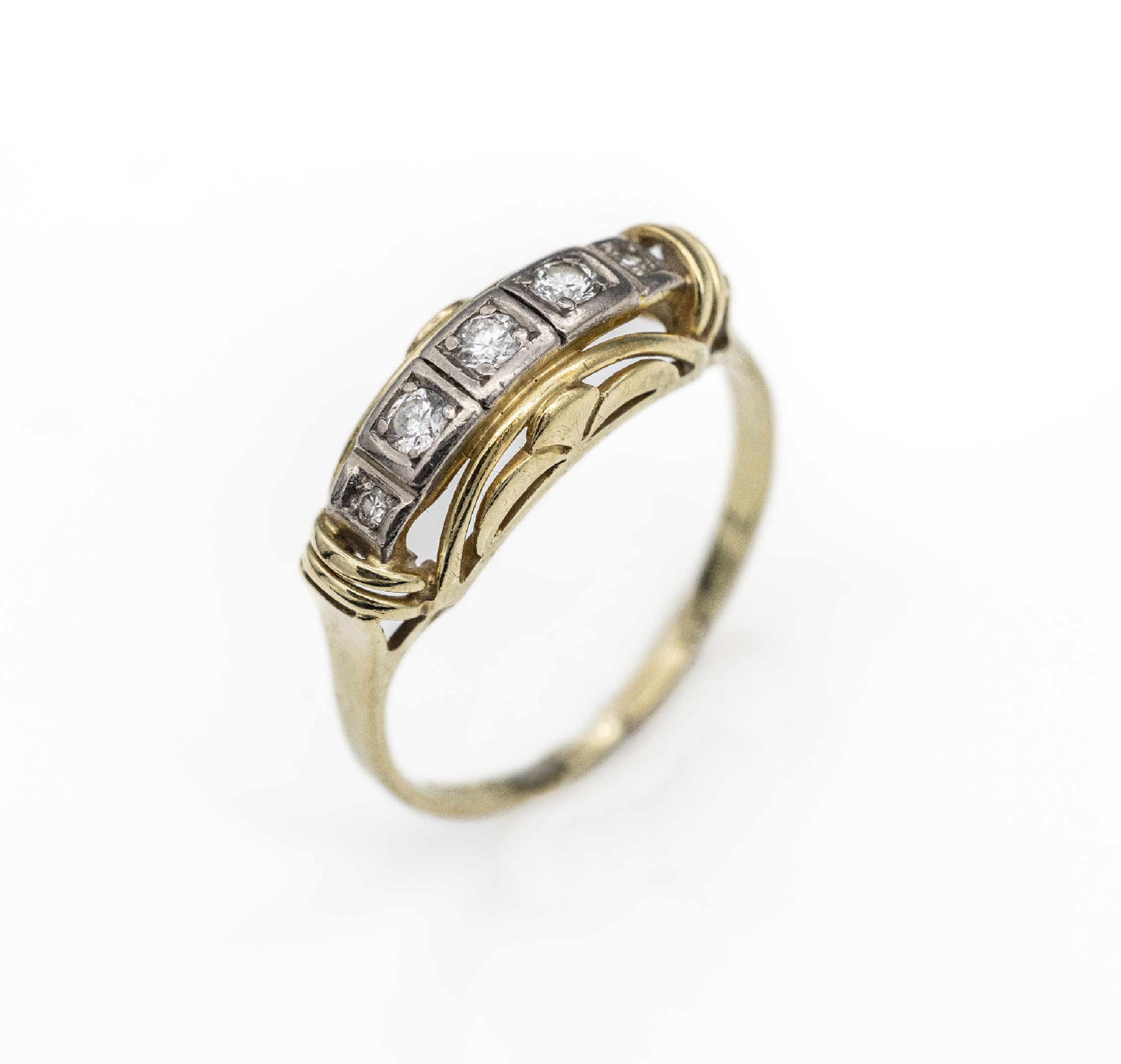 14 kt Gold Diamant-Ring, GG 585/000, deutsch, 1950er-Jahre, 3 Brillanten und 2 8/8-Diamanten zus. ca. 0.17 ct Weiß/si-p, Meistermarke Wilhelm ...