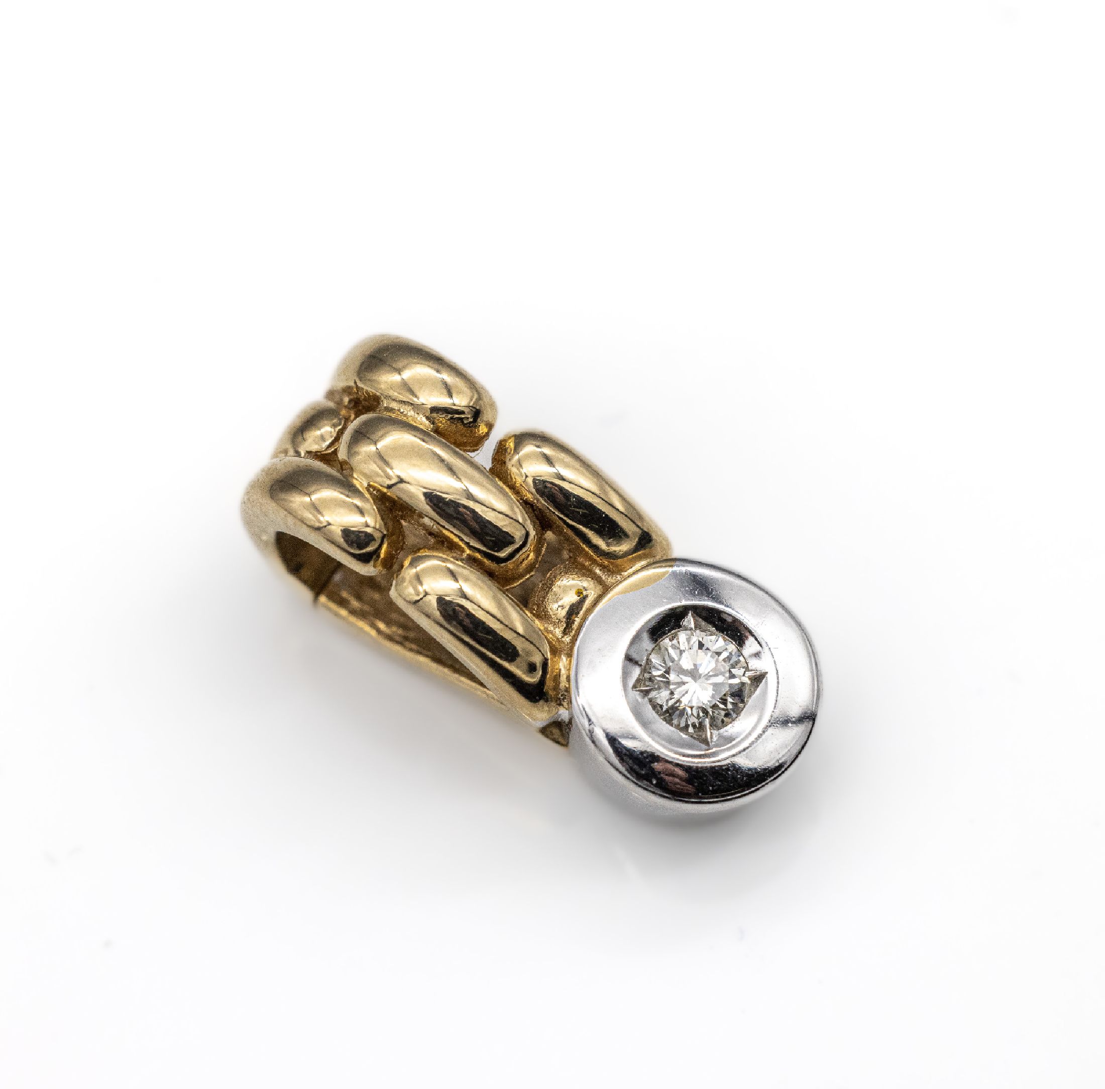14 kt Gold Brillant-Anhänger, GG 585/000, 1 Brillant in WG gefasst ca. 0.07 ct Weiß/si, ca. 3.7 g, L ca. 1.8 cm
