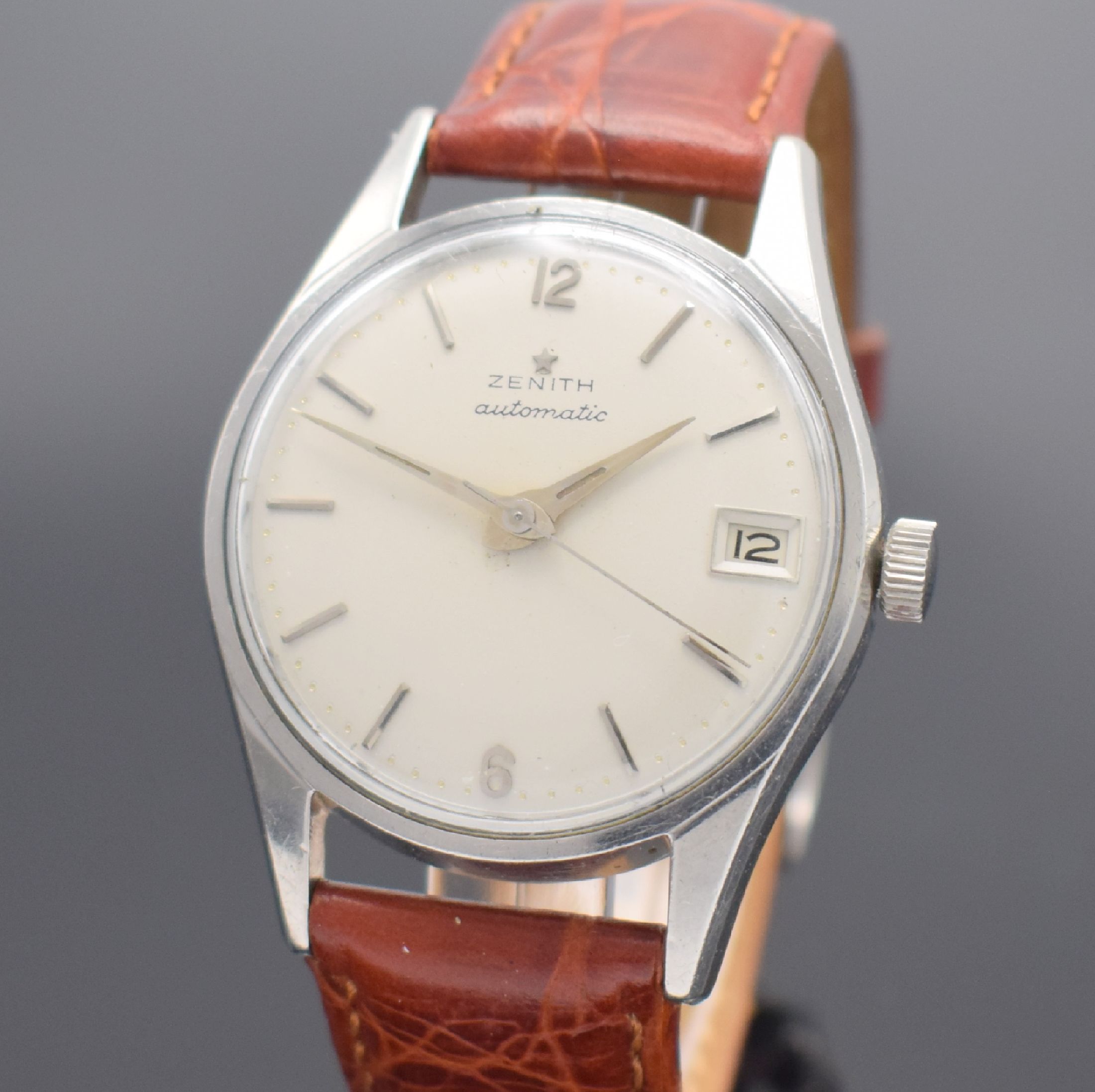 Detail a: ZENITH Kaliber 71 seltene Herrenarmbanduhr in Stahl, Schweiz um 1960, Hammerautomatik, verschr. Geh., silb. Zifferbl. m. aufges. silb. Indices, Datum ...