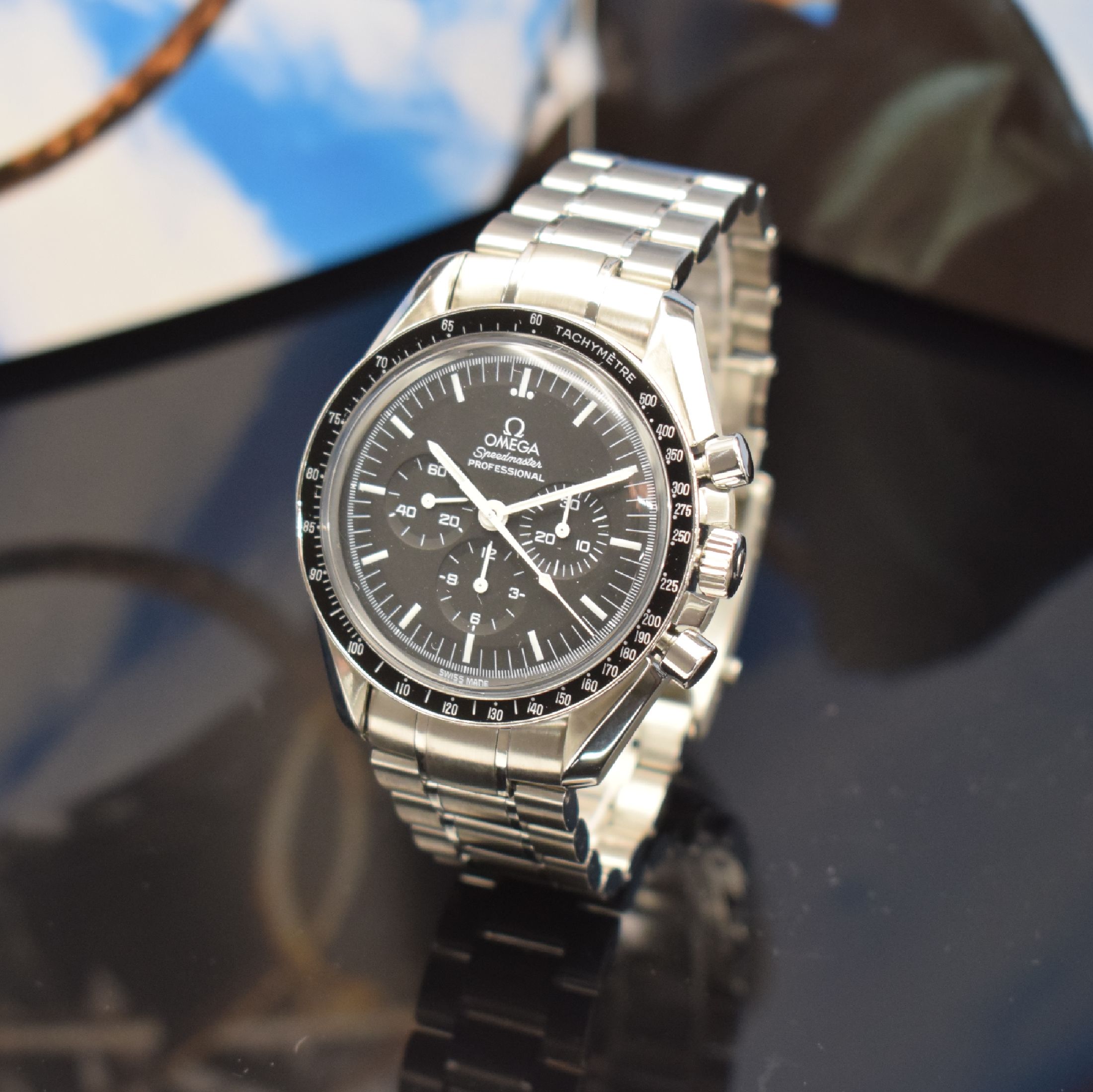 Detail c: OMEGA Speedmaster Professional Moonwatch Referenz 145.0022, Handaufzug, Chronograph in Edelstahl inkl. orig. Gliederband m. Faltschl., Boden ...