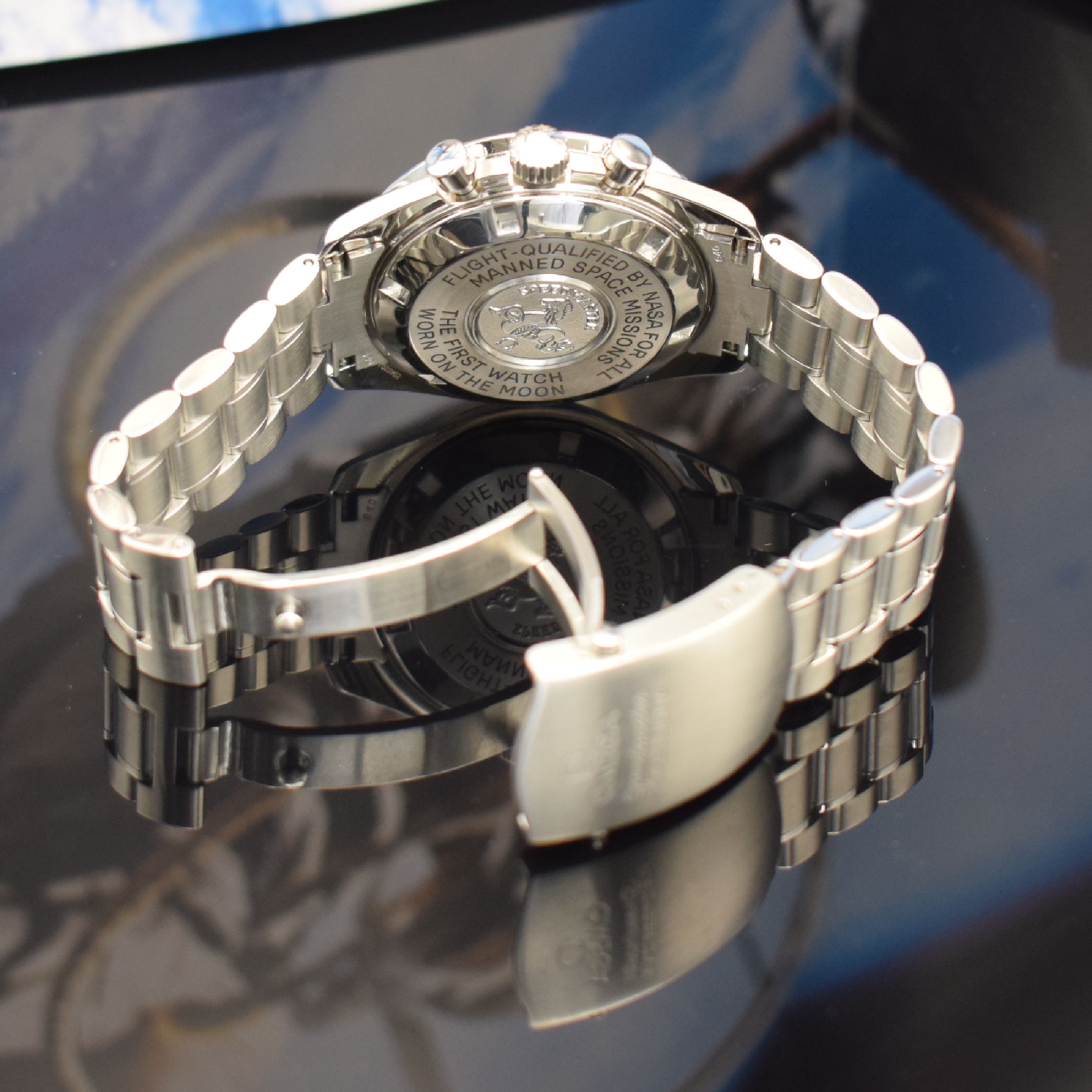 Detail h: OMEGA Speedmaster Professional Moonwatch Referenz 145.0022, Handaufzug, Chronograph in Edelstahl inkl. orig. Gliederband m. Faltschl., Boden ...