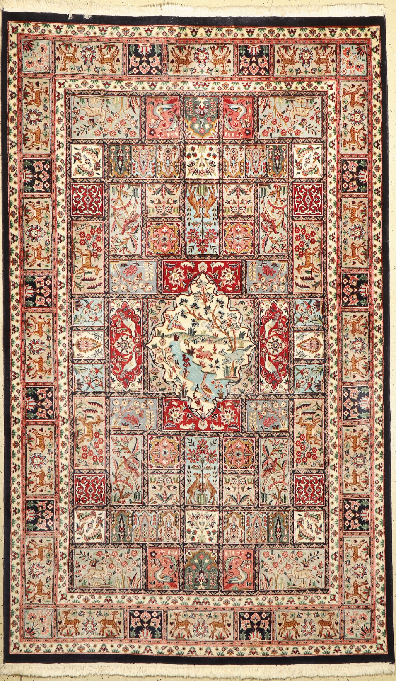 Lahor Kork fein, Pakistan, ca. 40 Jahre, Korkwolle, ca. 244 x 152 cm, EHZ: 1-2