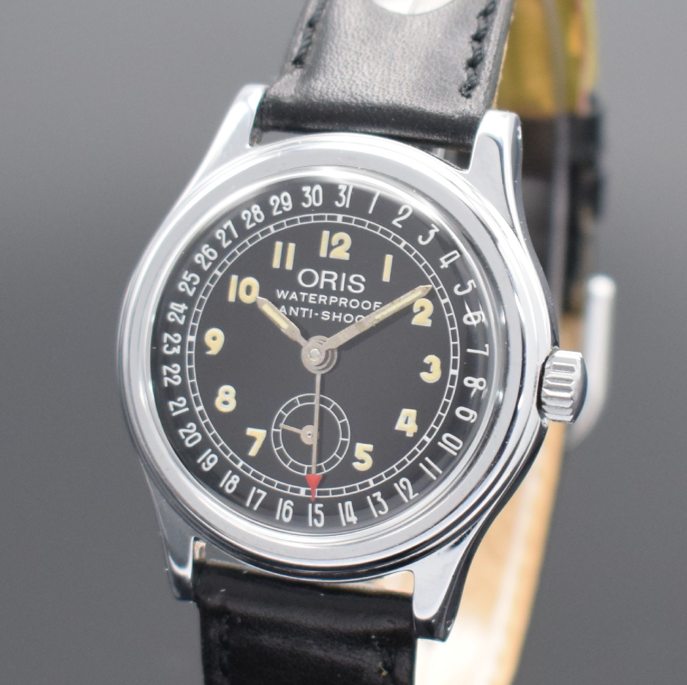 Detail a: ORIS nahezu neuwertige Armbanduhr, Handaufzug, Schweiz um 1996, Edelstahlboden verschr., schwarzes Kontrastzifferbl., Anz. v. Std., Min., kl. Sek. & ...
