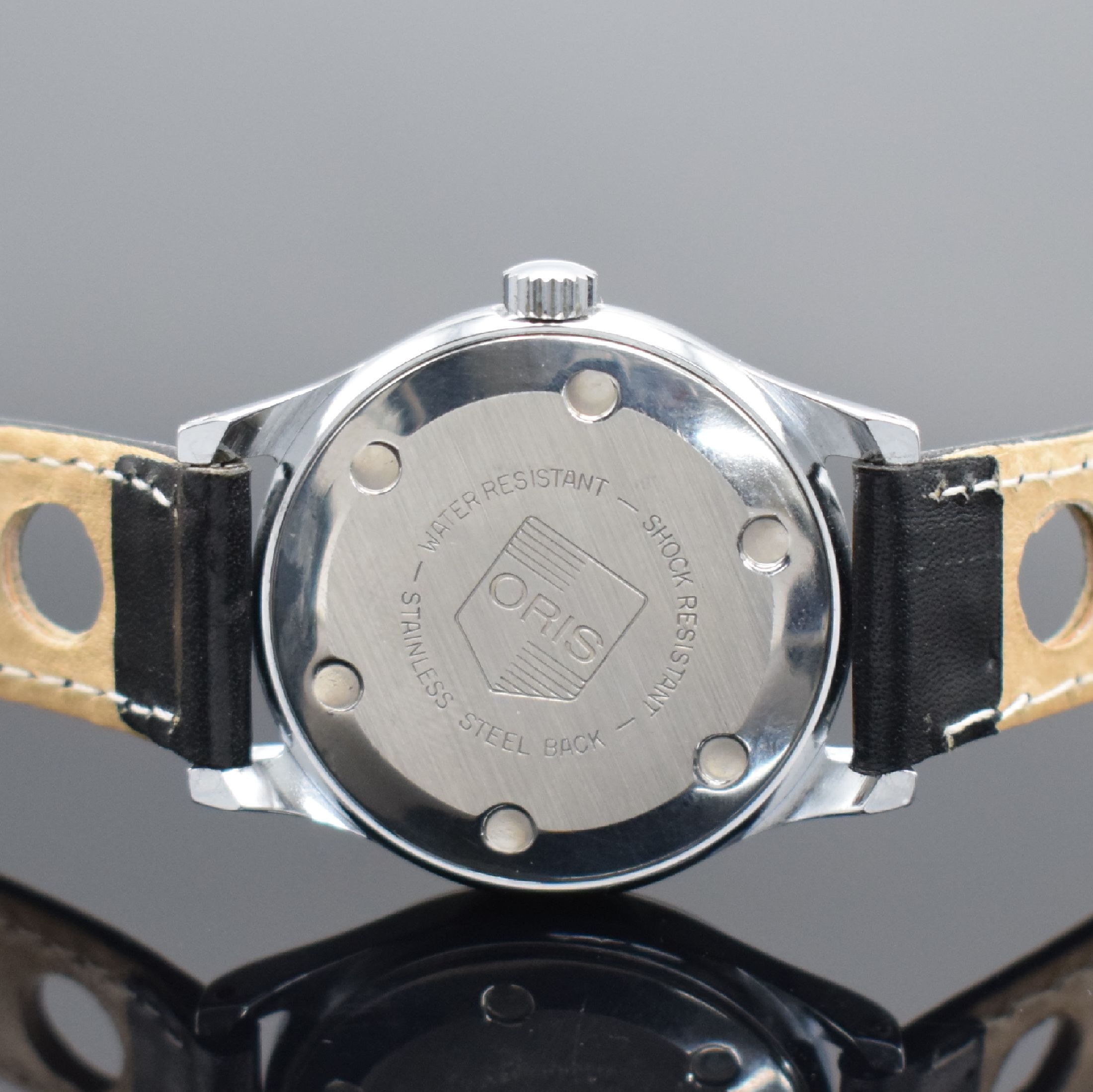 Detail b: ORIS nahezu neuwertige Armbanduhr, Handaufzug, Schweiz um 1996, Edelstahlboden verschr., schwarzes Kontrastzifferbl., Anz. v. Std., Min., kl. Sek. & ...