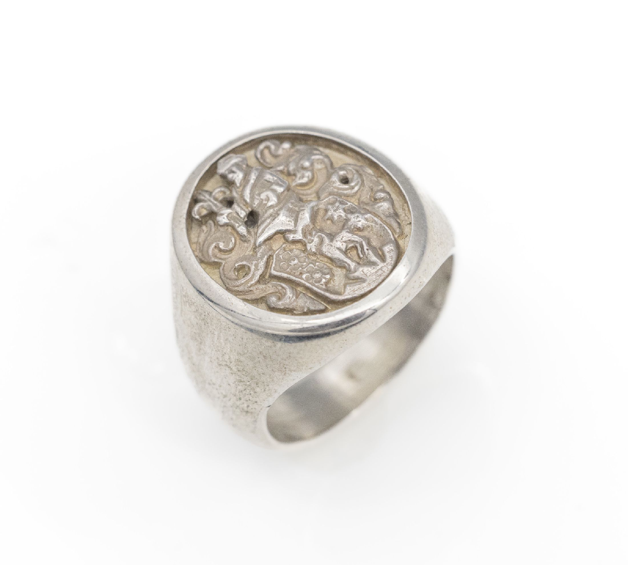 Siegelring, 925er Silber, ovaler Ringkopf, Darstellung eines Wappens, RW 61, ca. 19.7 g