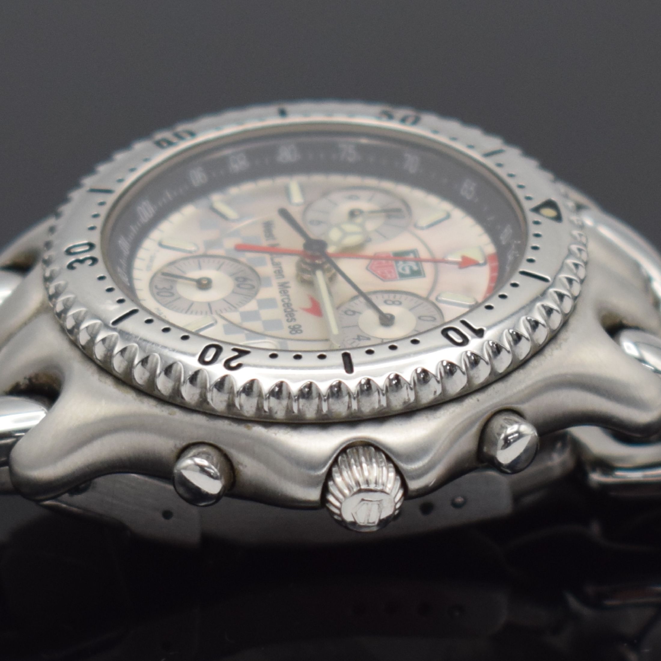 Detail e: TAG HEUER auf 3999 Stück limitierter Armbandchronograph Formula 1 West McLaren Mercedes 98 Referenz CG1117, Schweiz 1998, Edelstahlgeh. inkl. orig. ...
