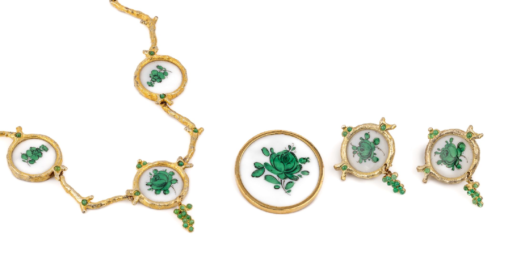 Detail a: Schmuckset mit Porzellanmalerei, 925er Silber verg., Manufaktur Augarten Wien, best. aus: Collier und Ohrstecker, abstrakte Gestaltung, ...