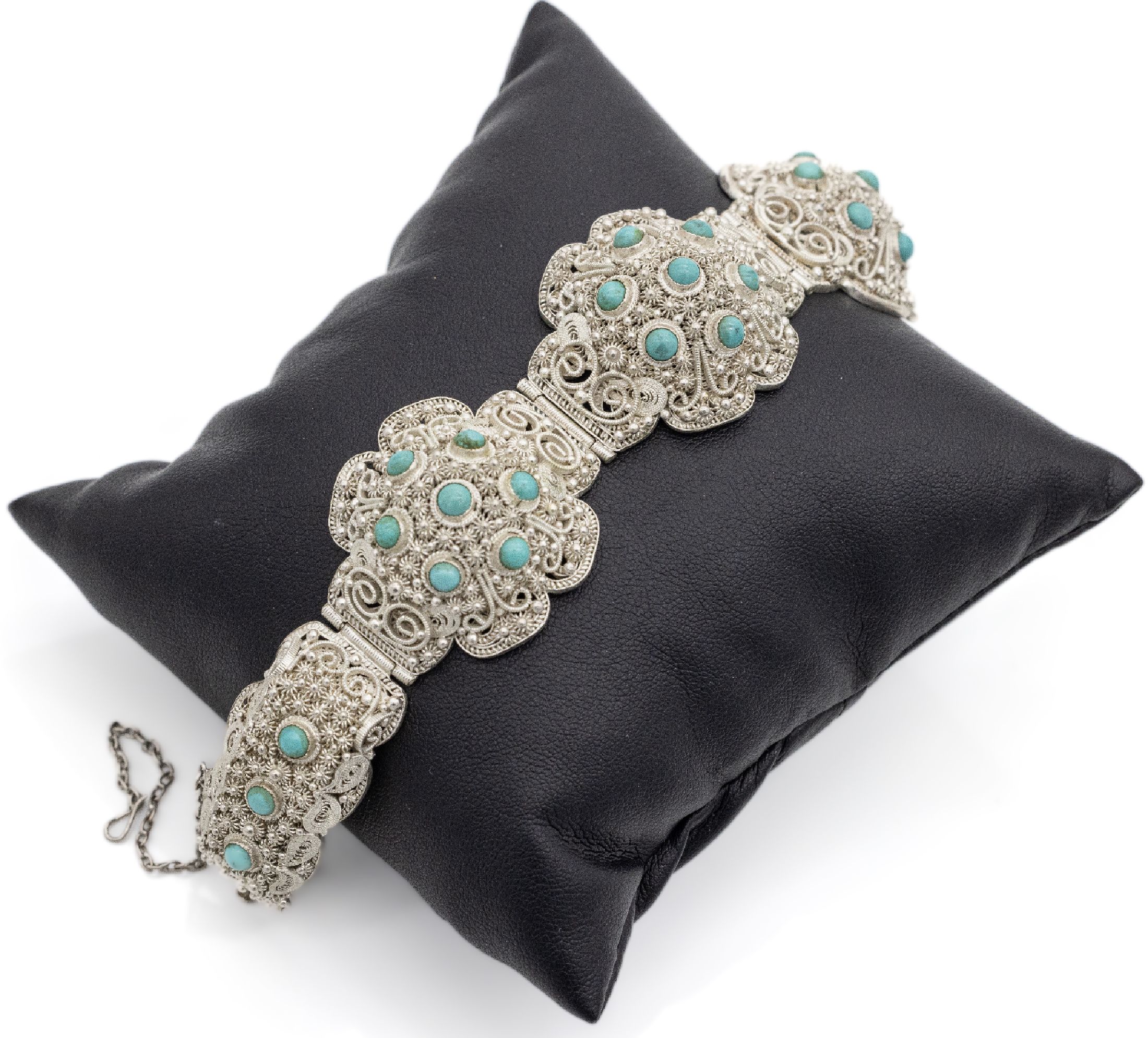 Türkis-Armreif, Silber, China 1950/60er Jahre, 3 blütenförmige und 2 längliche Glieder, Filigranarbeit, Türkiscabochons, L. ca. 18 cm, ...