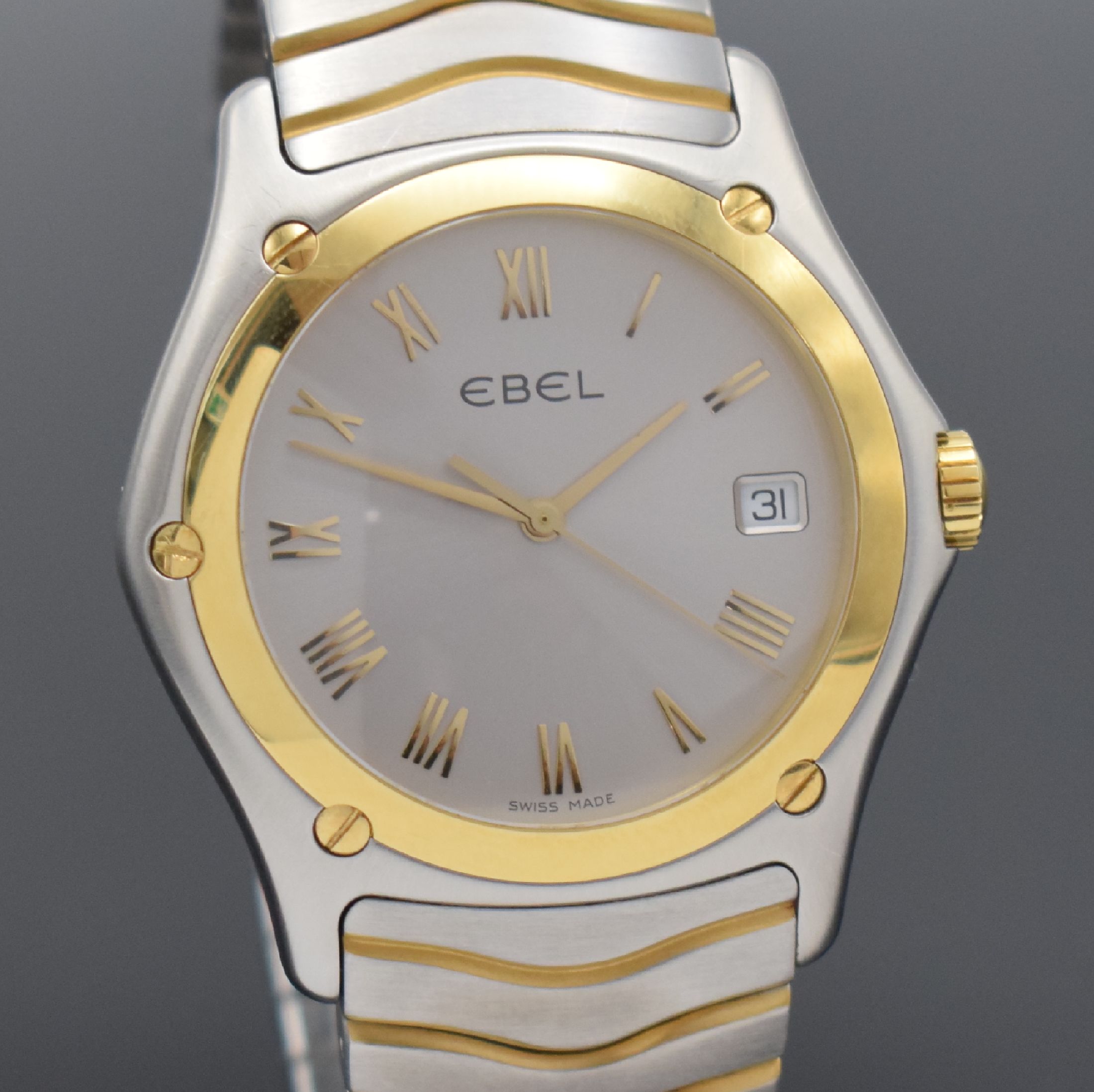 Detail a: EBEL Classic Wave Herrenarmbanduhr Referenz 1187F41, Schweiz verk. lt. beil. Pap. 03/2005, quarz, Edelstahl/Gold komb. inkl. Gliederband m. dopp. ...