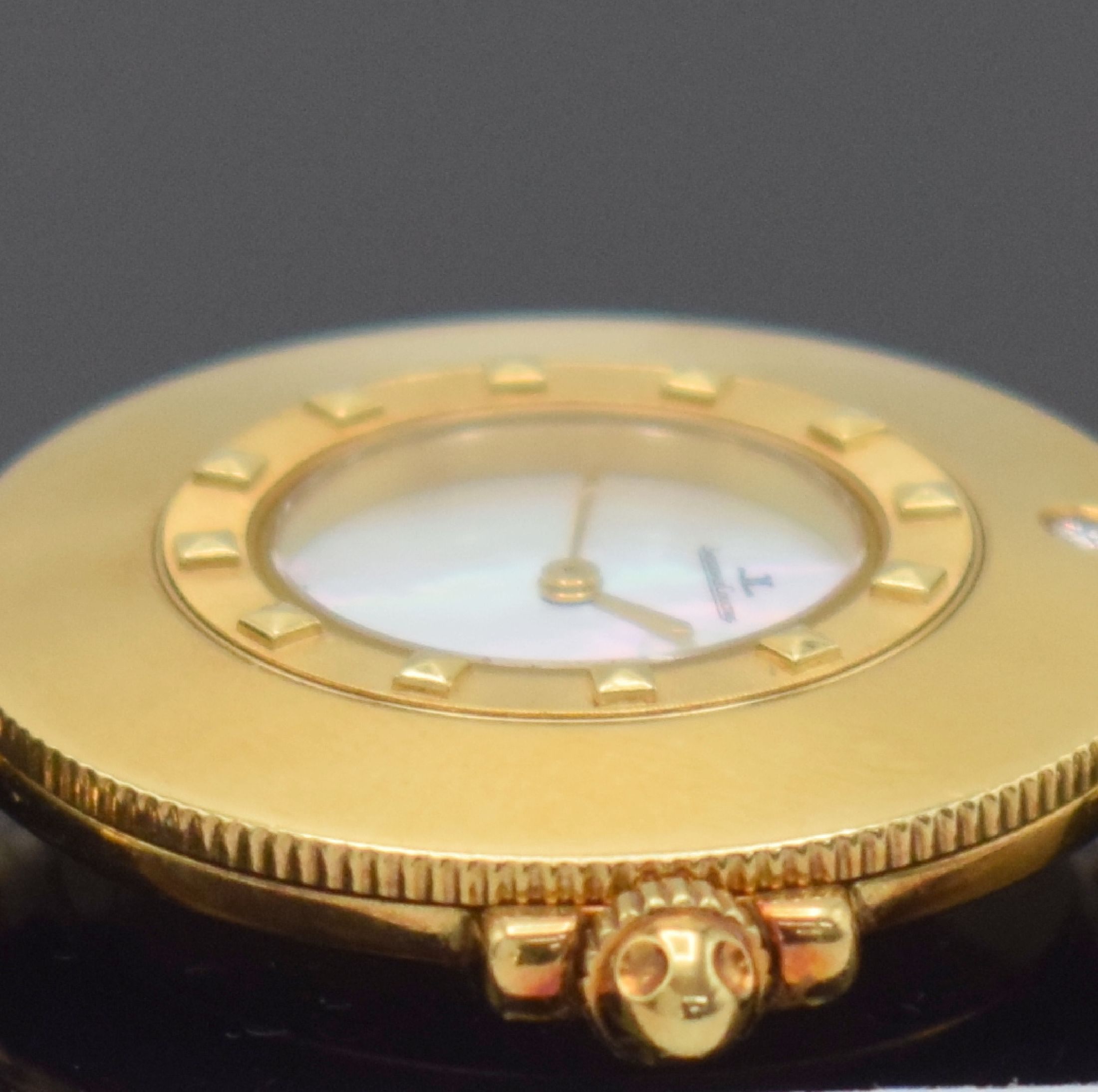 Detail d: Jaeger-LeCoultre Rendez-Vous Damenarmbanduhr in GG 750/000, Schweiz verk. lt. beil. Garantie 12/1991, quarz, orig. Lederband m. verg. Dornschl., ...