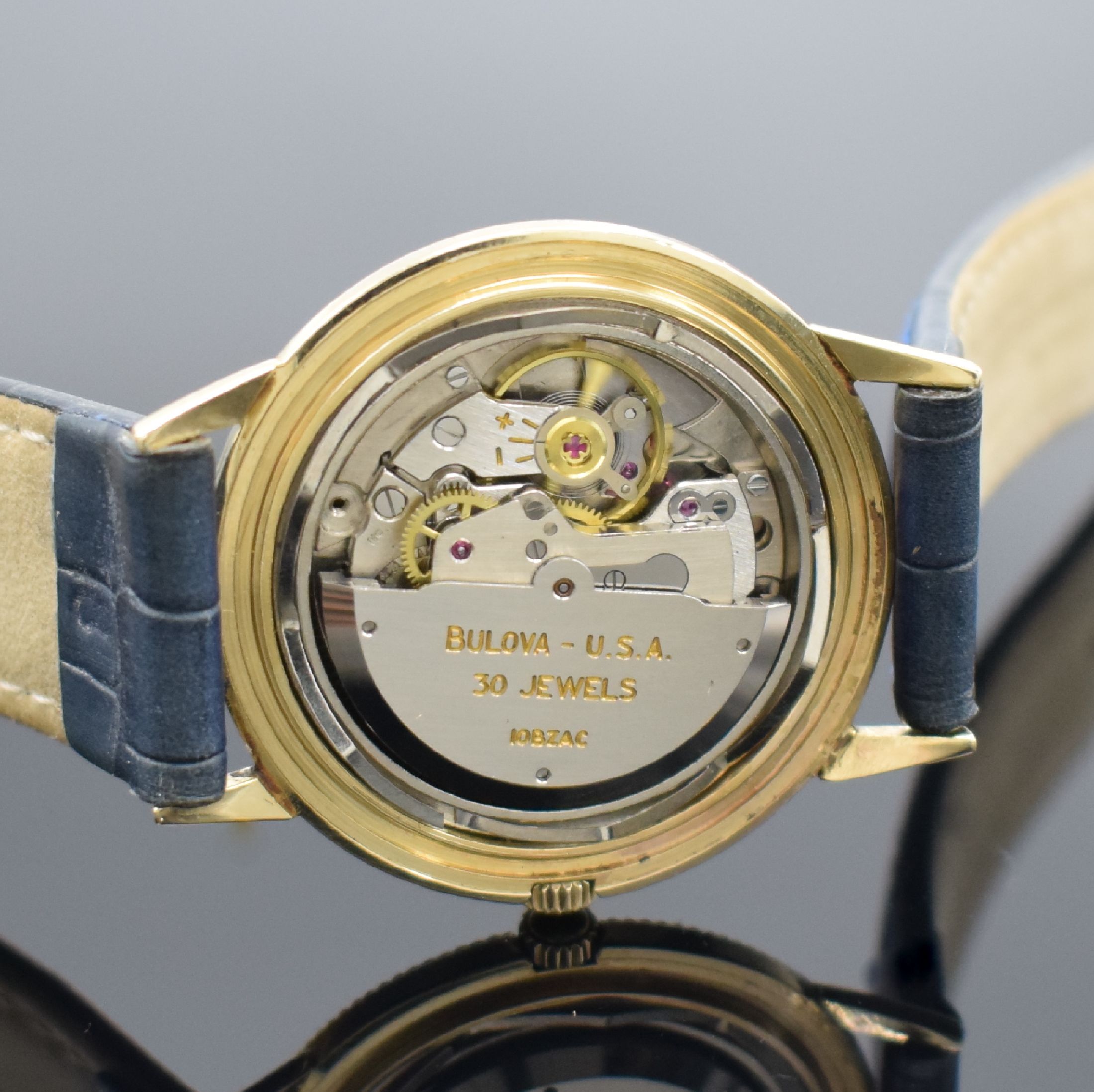 Detail e: BULOVA Self Winding Armbanduhr in GG 585/000, USA um 1960, Automatik, gedr. Geh. m. Riffel-Lünette, Boden m. Widmungsgrav., 1 Anstoß rep., ...