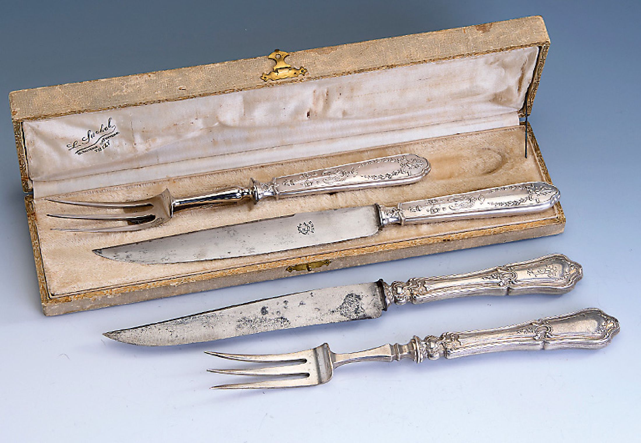 Konvolut 2 Vorlegebestecke, 800er Silber, Frankreich um 1900, 1 x Barockstil mit Einflüssen des Jugendstils, Monogramm wohl PN,Gebrauchsteile ...