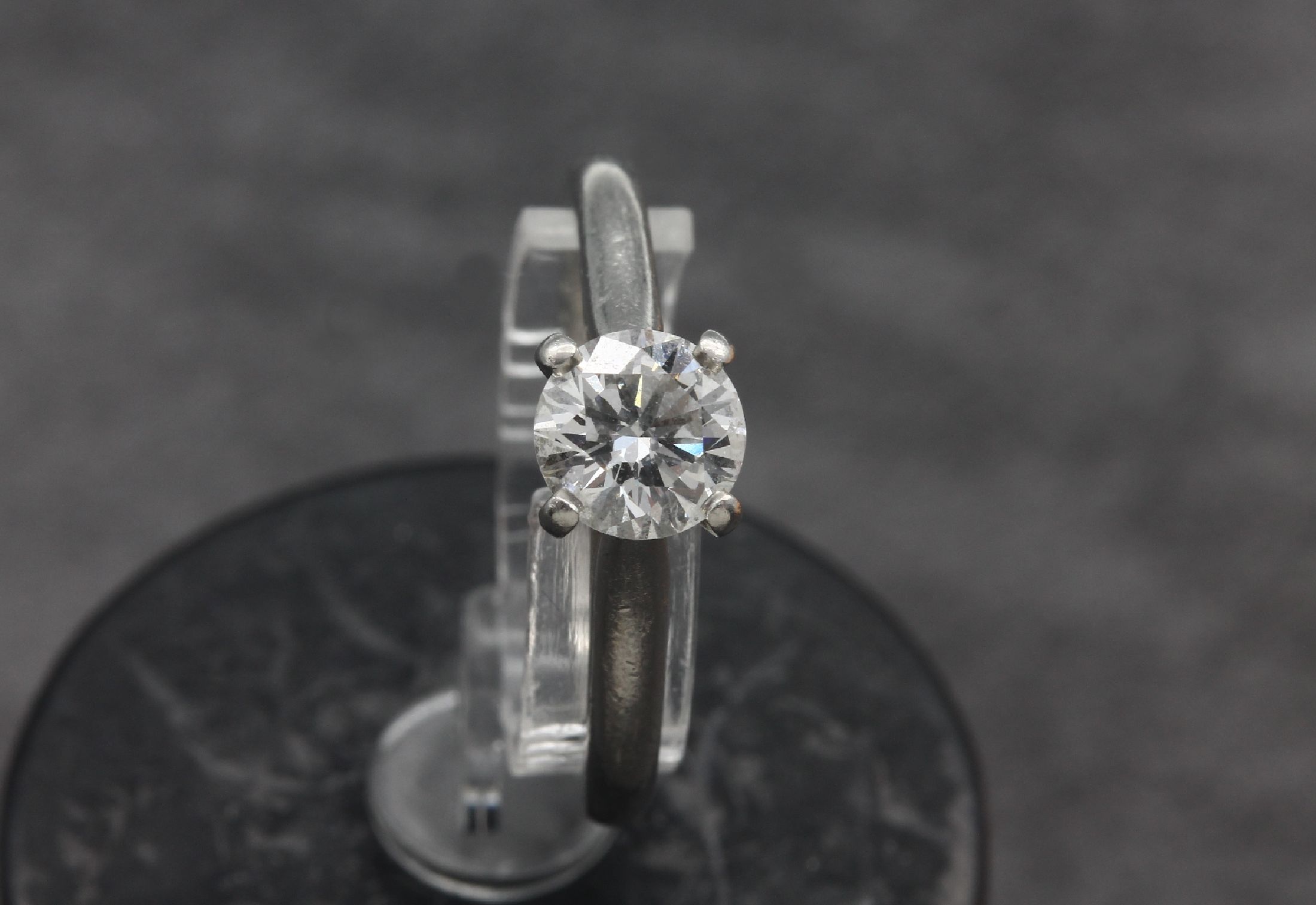 Detail a: Platin CARTIER Brillant-Ring, Brillant ca. 0.72 ct feines Weiß/vs1, sign. und num., Zertifikat und orig. Box, RW 52