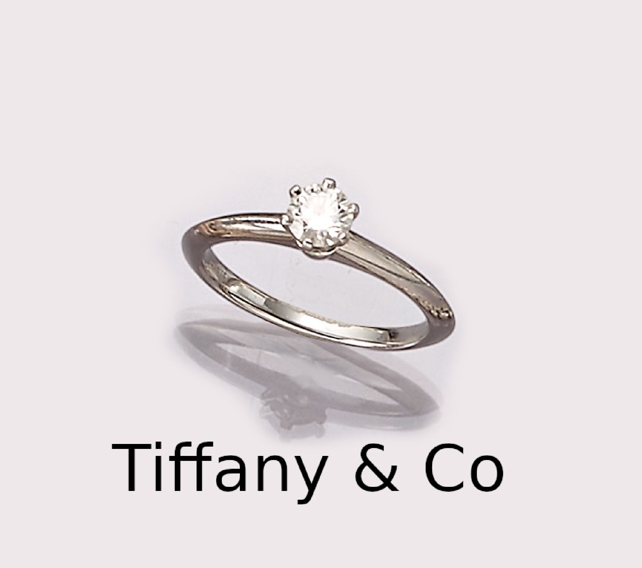 Platin TIFFANY & Co Brillant-Ring, Brillantca. 0.37 ct feines Weiß/vs1, sign. und num., orig. Etui und expertise anbei, RW 52