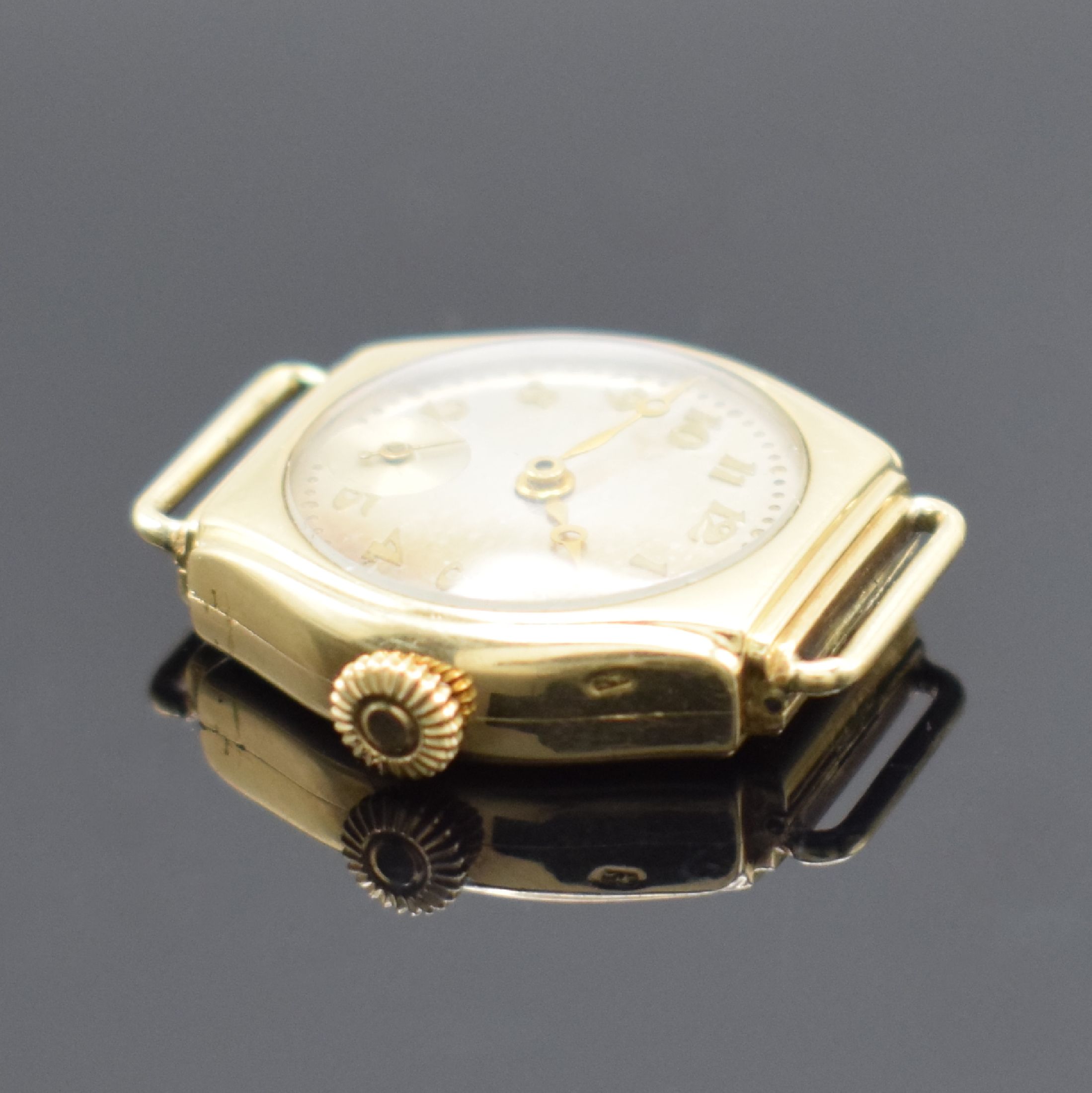 Detail c: IWC frühe Damenarmbanduhr in GG 585/000, Schweiz um 1930, Handaufzug, 2-teil. Scharniergeh., silb. pat. Zifferbl., gold. Zeiger, Ankerwerk m. ...