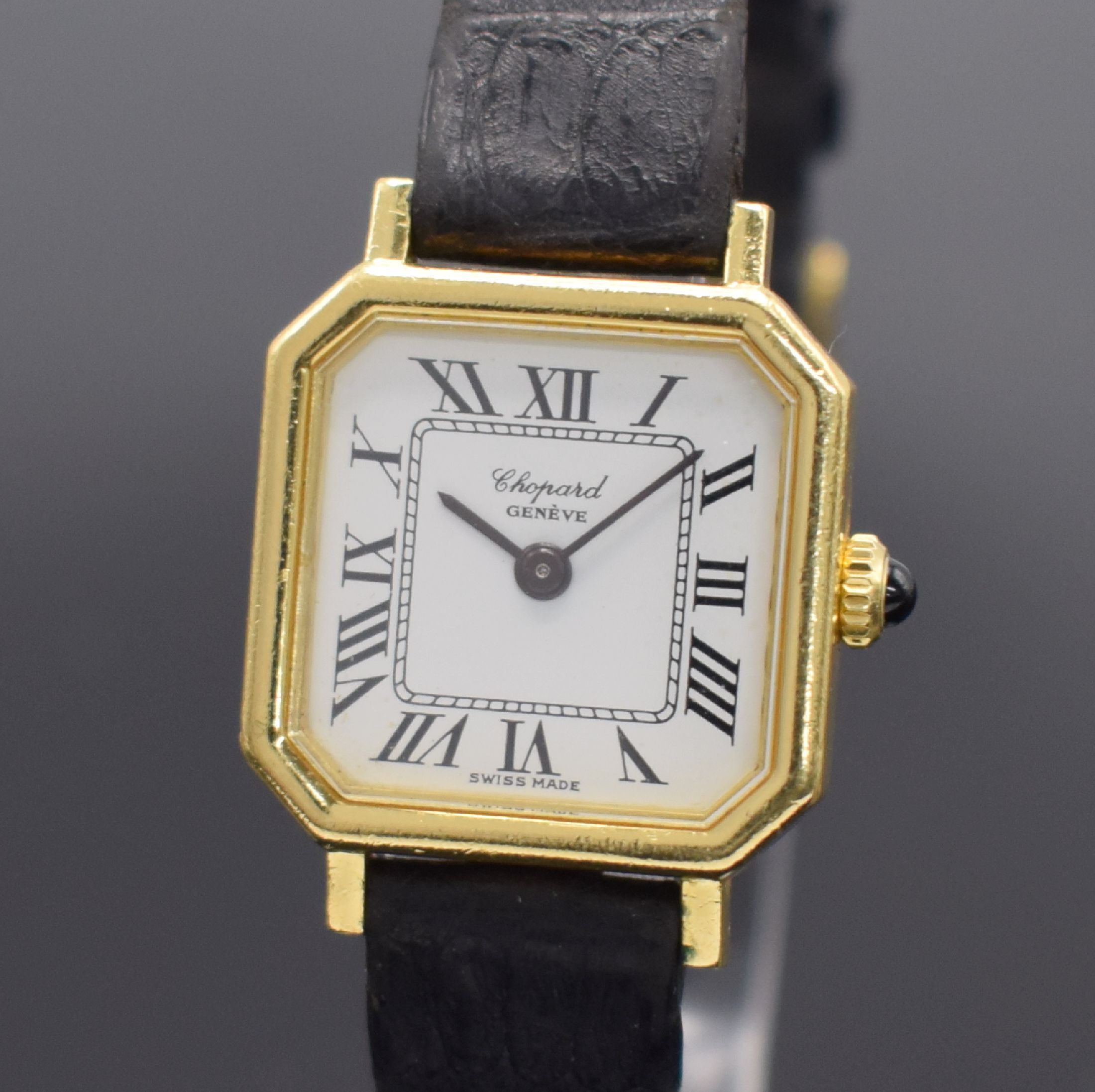 Detail a: CHOPARD Damenarmbanduhr in GG 750/000 Referenz 5087, Schweiz um 1975, Handaufzug, 2-teil. Geh., Boden aufgedr., orig. Lederband m. orig. verg. ...