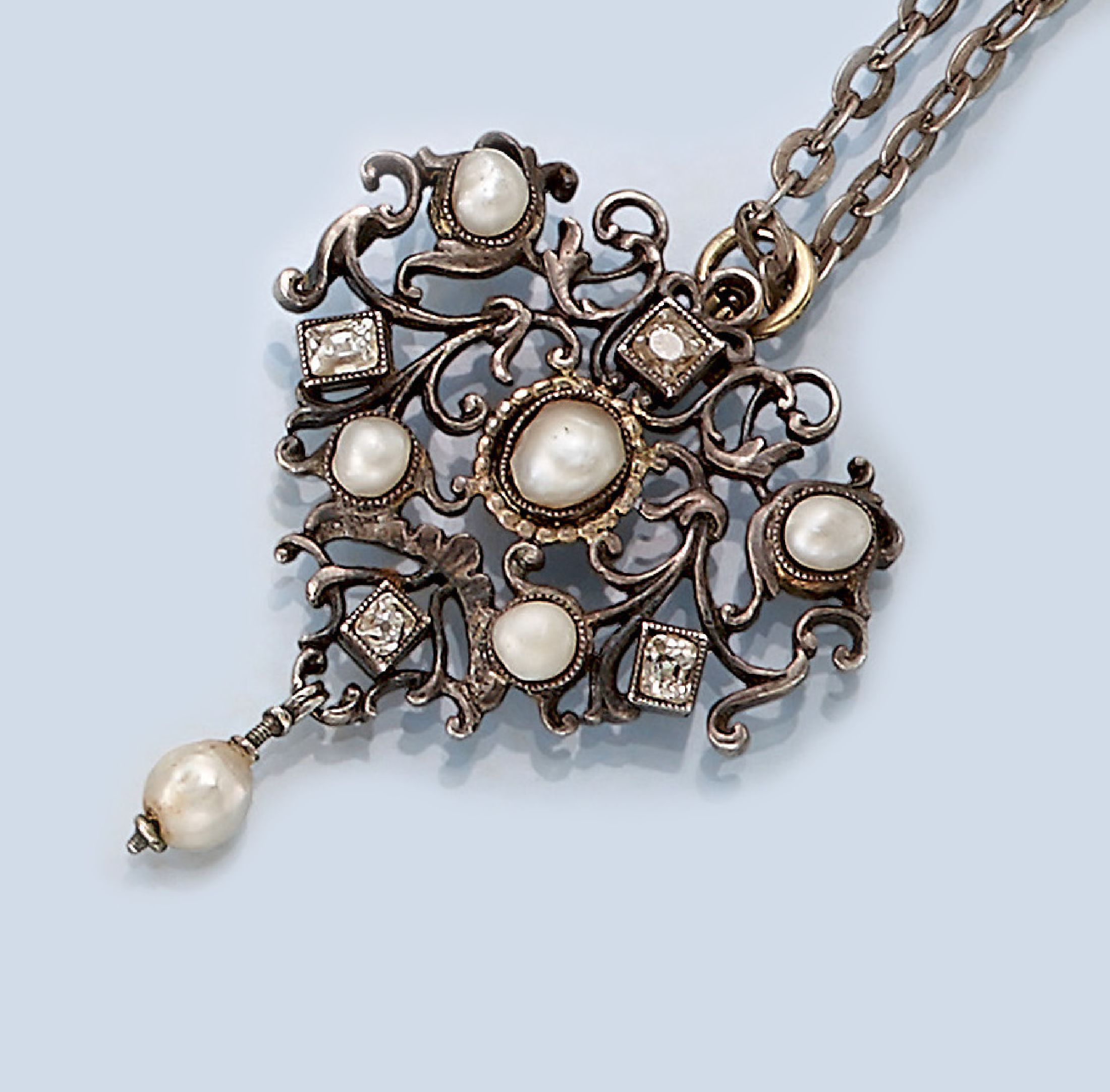 Silber Anhänger mit Diamanten und Perlen, um 1840, 4 Altschliffdiamanten zus. ca. 0.50 ct Weiß-l.get.Weiß/si-p1, 6 kl. Perlen, an Kette L. ca. 47 ...