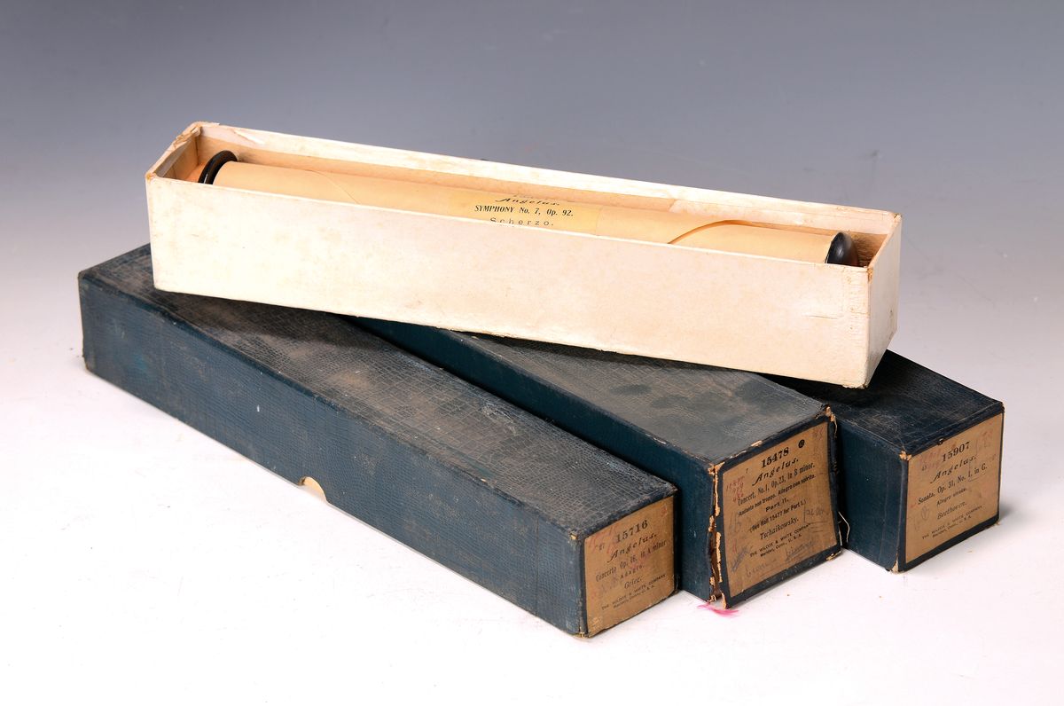 13 Papierrollen/Lochbänder/Notenbänder für Drehorgeln mit Notenbandsteuerung, deutsch, 1900-30, Papier, guter Zustand, Hersteller Riesenburger, ...