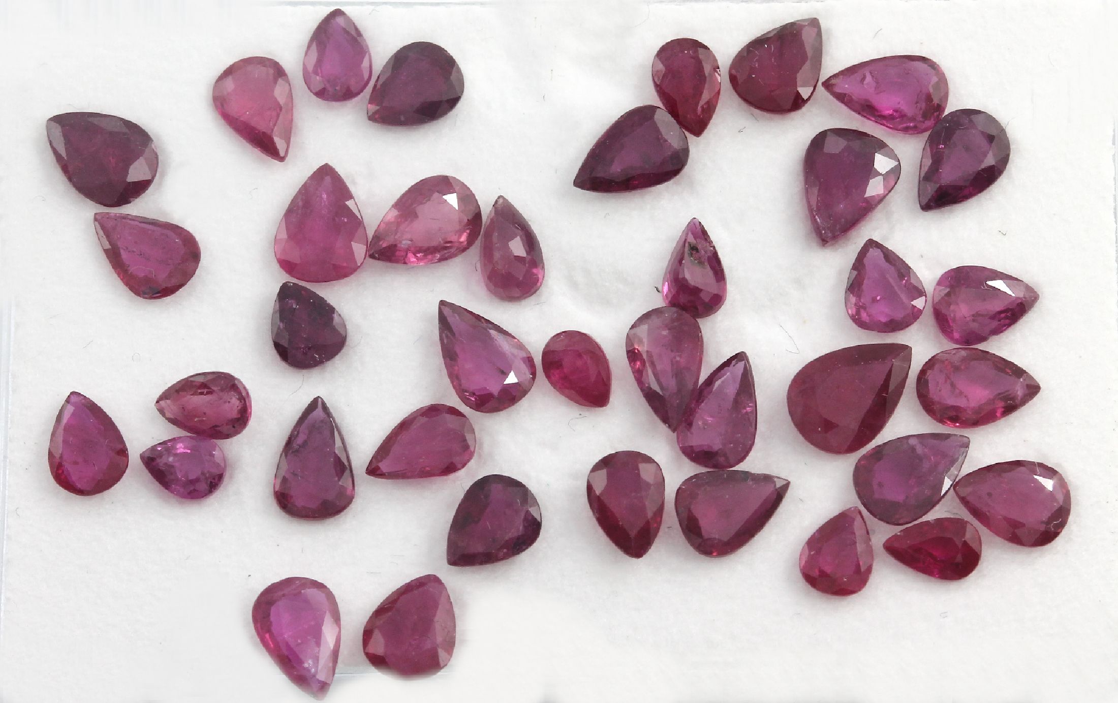 Detail a: Lot facett. Rubin-Tropfen zus. ca. 16.27 ct