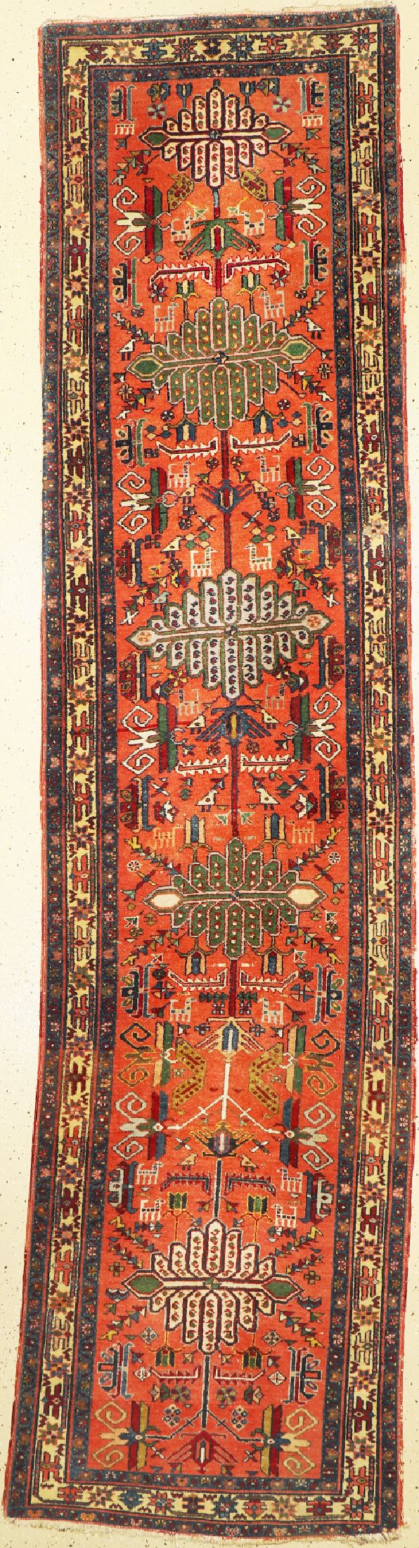 Heriz alt, Persien, um 1940, Wolle auf Baumwolle, ca. 370 x 93 cm, EHZ: 3