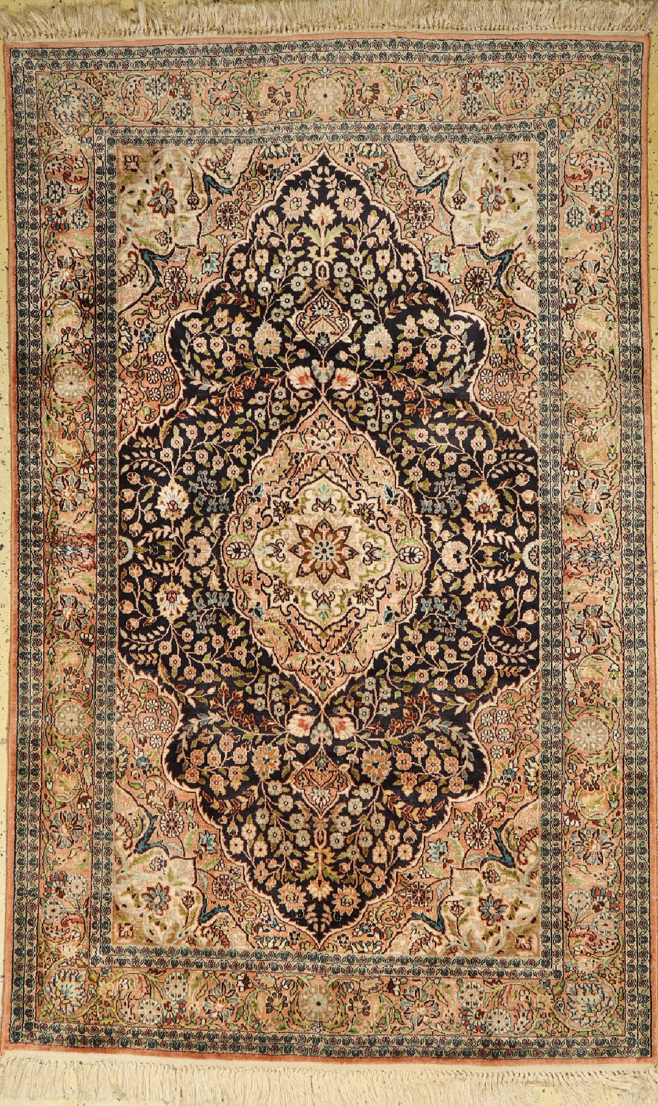 Kaschmir Seide, Indien, ca. 50 Jahre, Seide, ca. 190 x 120 cm, EHZ: 2