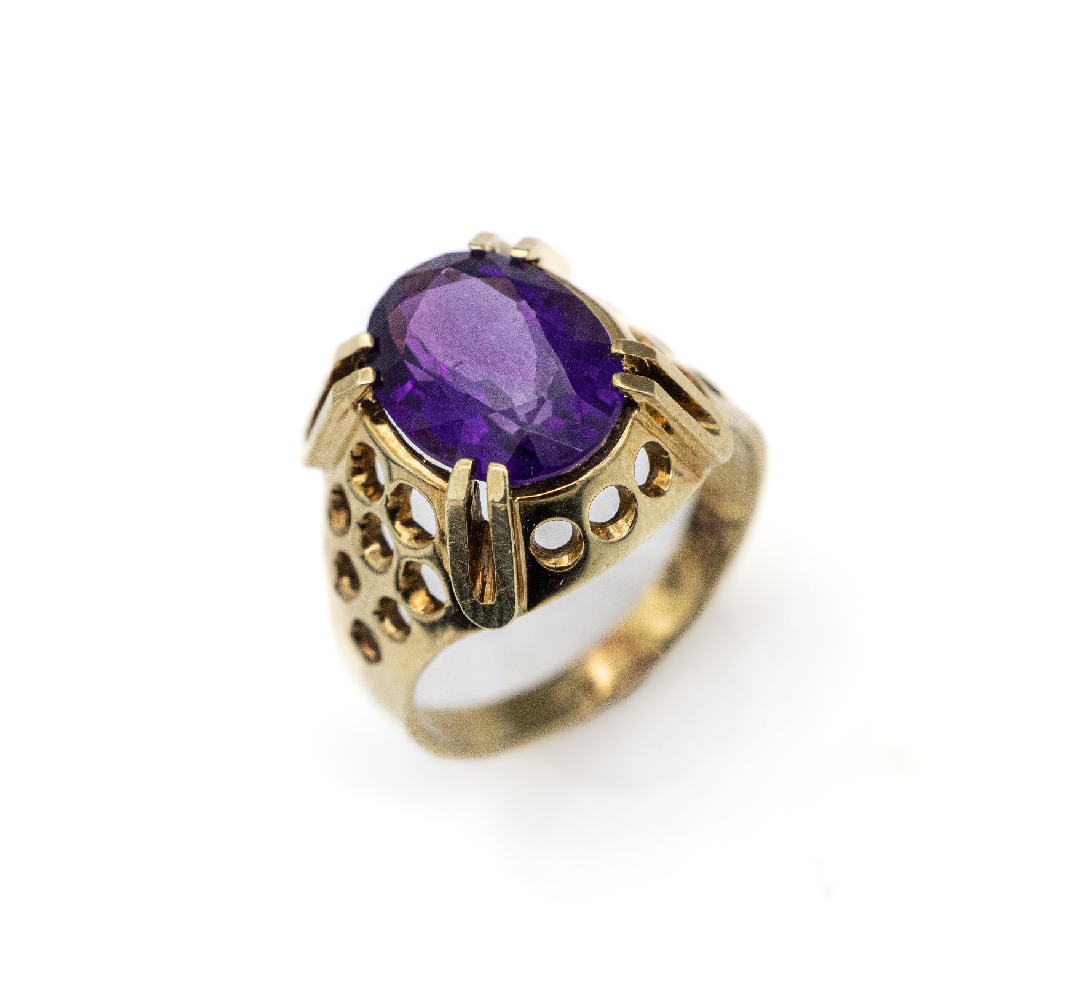 14 kt Gold Amethyst-Ring, GG 585/000, schlichte Gestaltung, ovalfacett. Amethyst, RW55, ca. 5.7 g