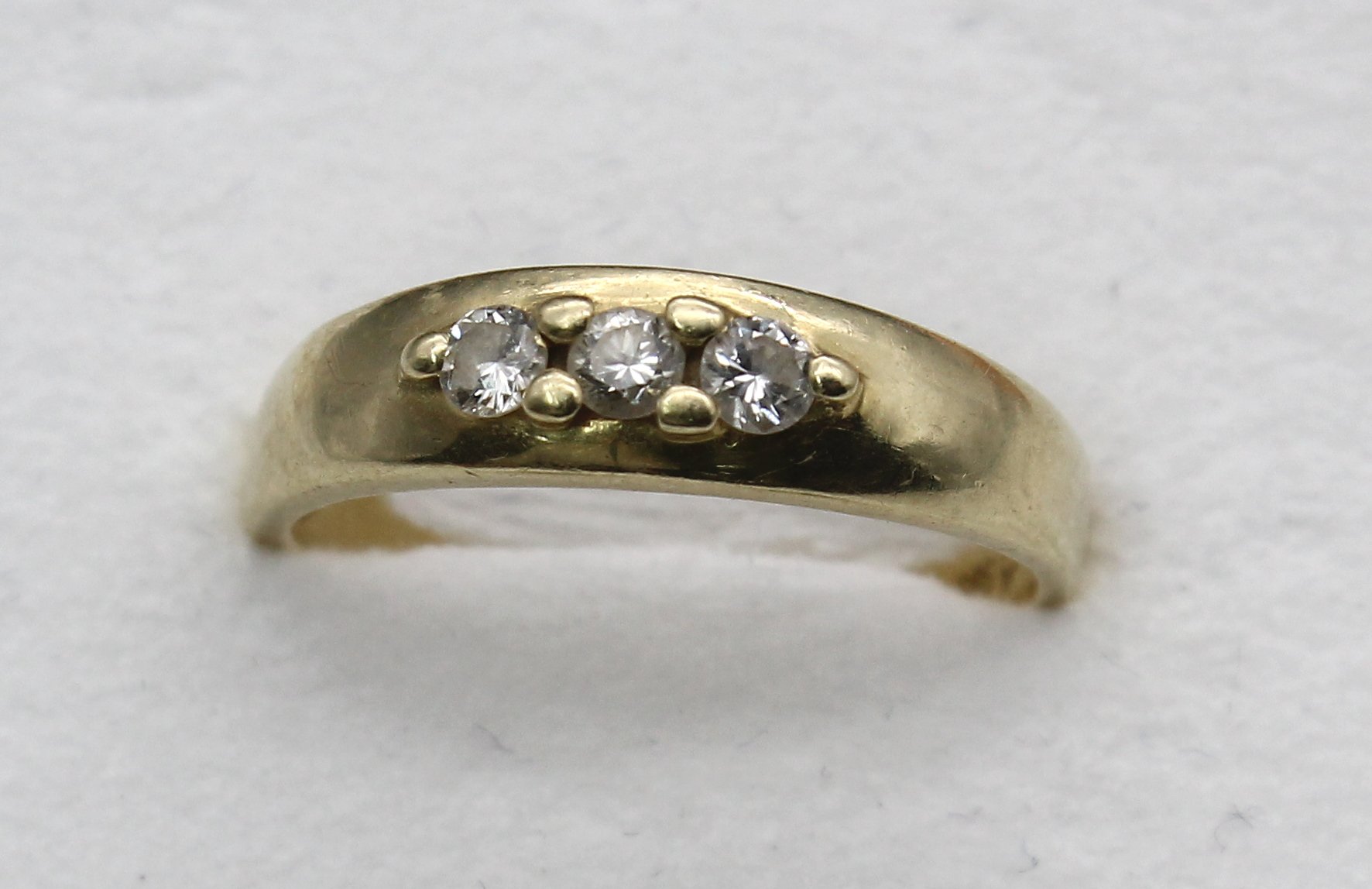 Detail b: 14 kt Gold Brillant-Schmuckset, GG 585/000,best. aus 1 Paar Ohrstecker, Clipbrisuren, und1 Ring, RW 58, insg. 9 Brillanten zus. ca. 0.40 ct ...