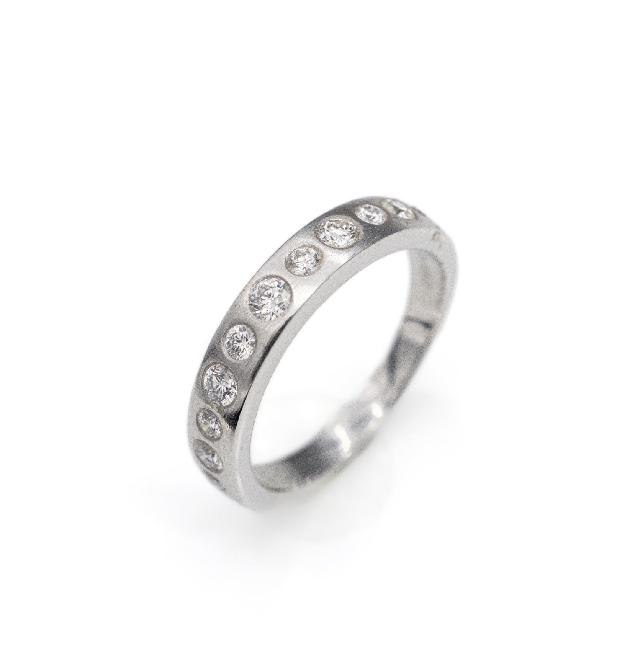 Platin Brillant-Ring, Pt 950, 11 Brillantenzus. ca. 0.44 ct feines Weiß-Weiß/vs-si, RW 57, ca. 6.5 g