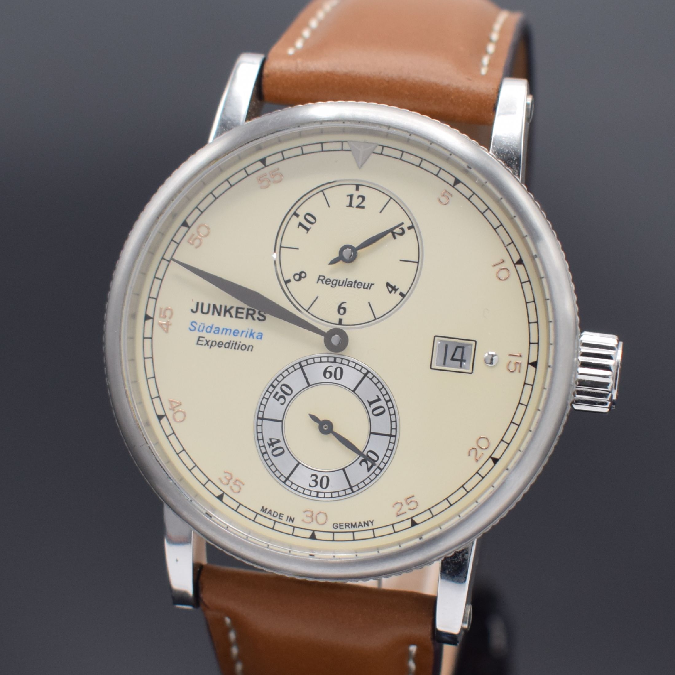 Detail a: JUNKERS F13 Regulateur Südamerika Expedition limitierte Herrenarmbanduhr in Stahl Referenz 6512-1, Deutschland um 2015, Automatik, matt. beids. ...