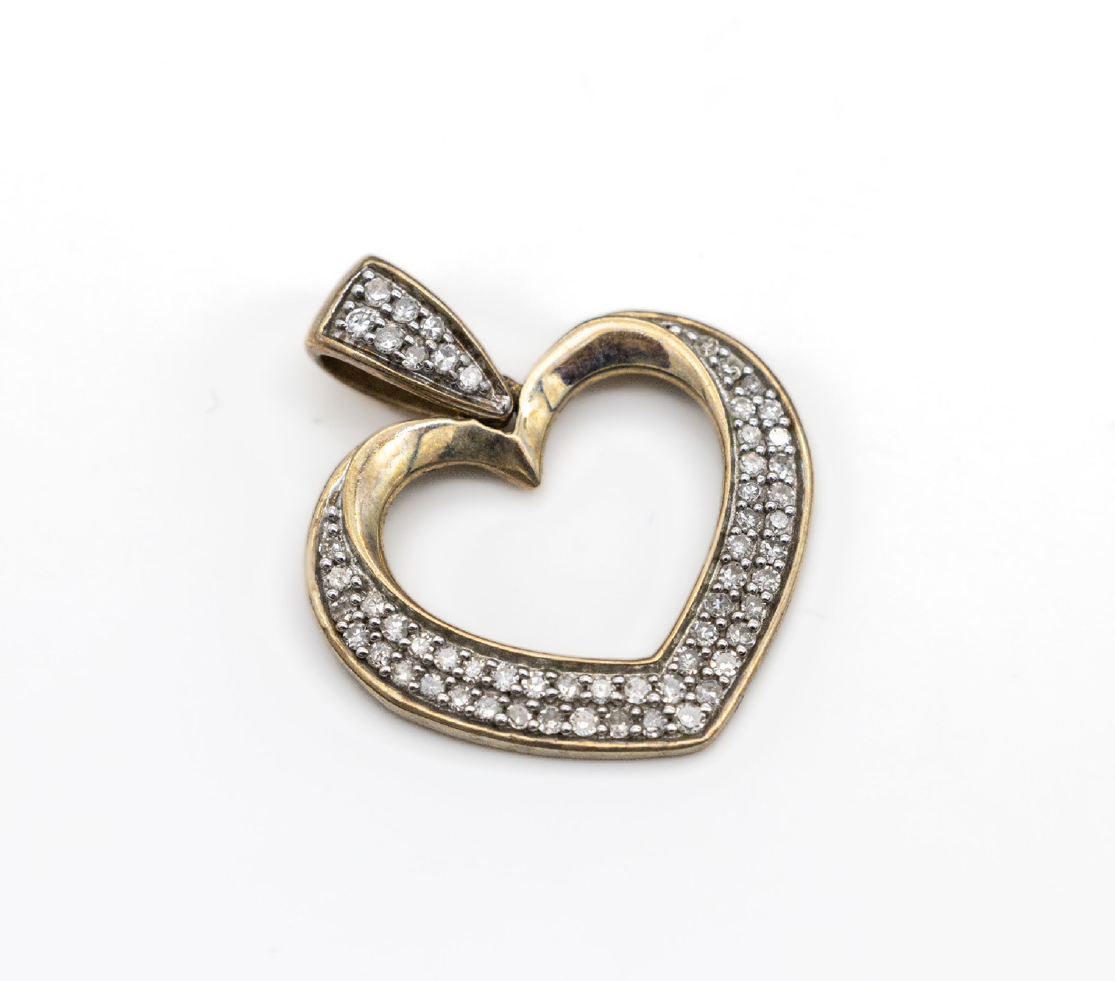 9 kt Gold Diamant-Anhänger "Herz", GG 375/000, 58 8/8-Diamanten zus. ca. 0.60 ct Weiß/p, ca. 1.6 x 2 cm