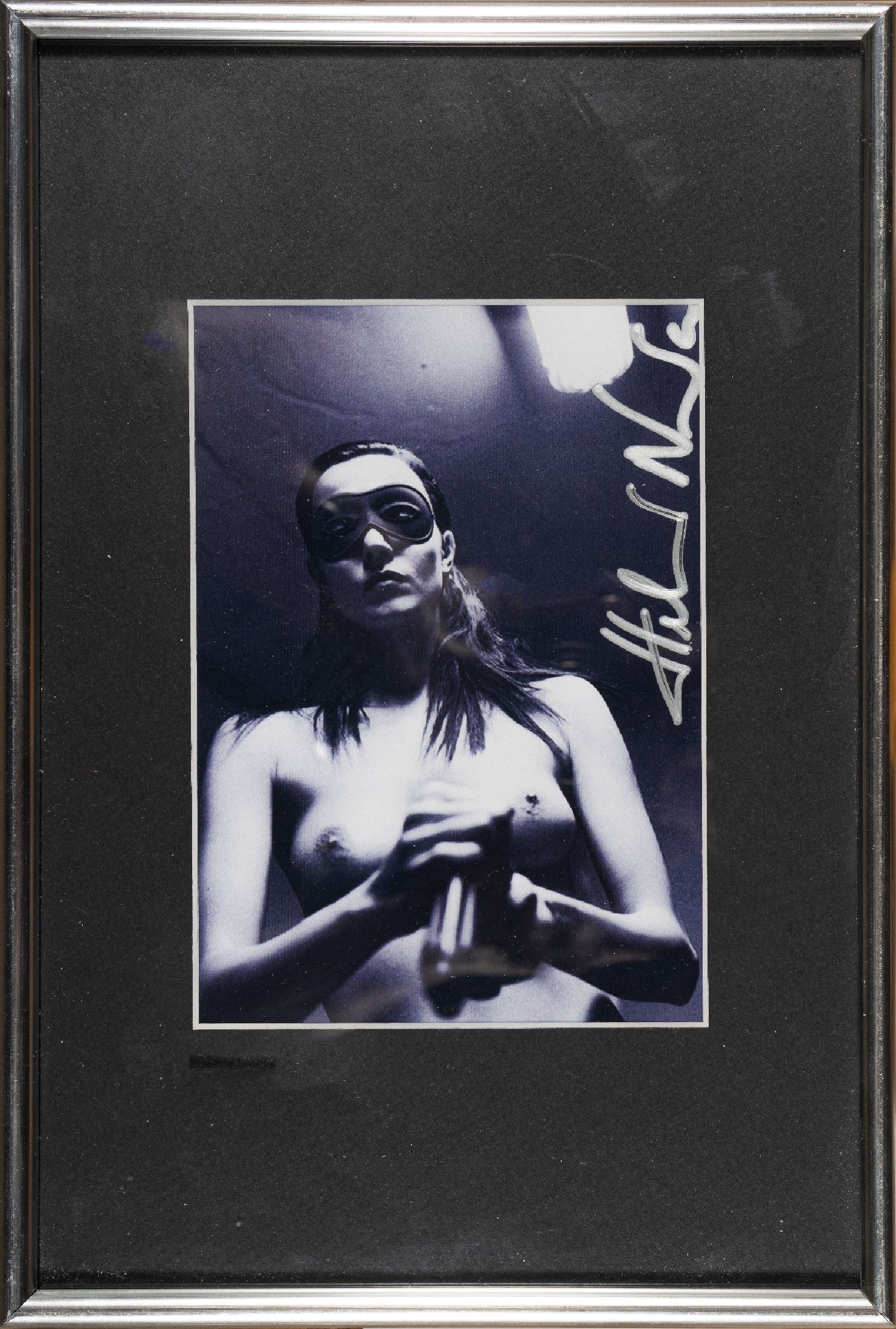 Helmut Newton, 1920-2004, s/w Fotografie, handsigniert, ca. 17x12cm, PP, u.Gl., R. ca. 31x21cm