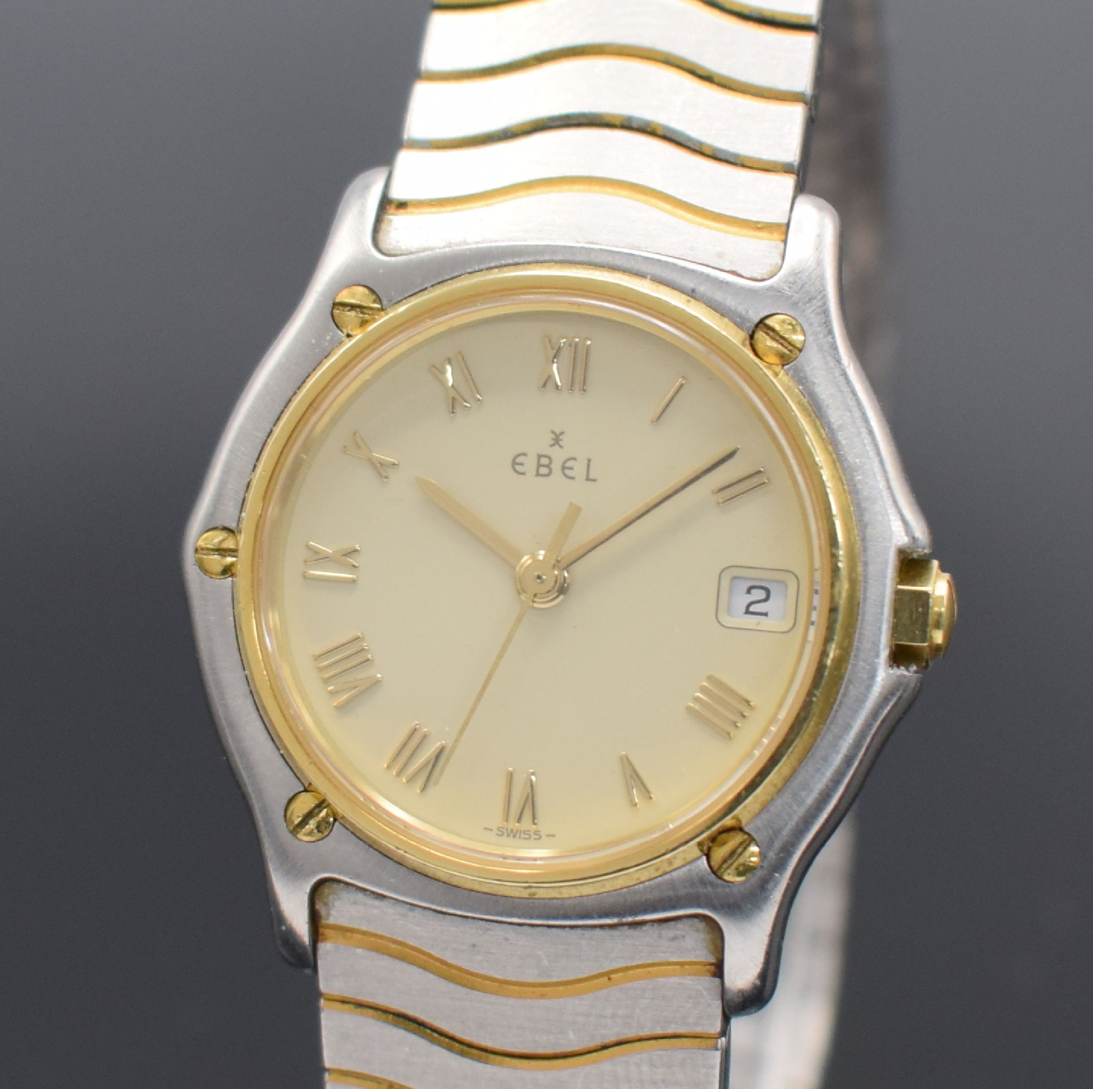 Detail a: EBEL Damenarmbanduhr Classic Wave in Stahl/Gold Referenz 183908, quarz, Lünette gegen Geh. 5-fach verschr., orig. Wellengliederband m. dopp. ...