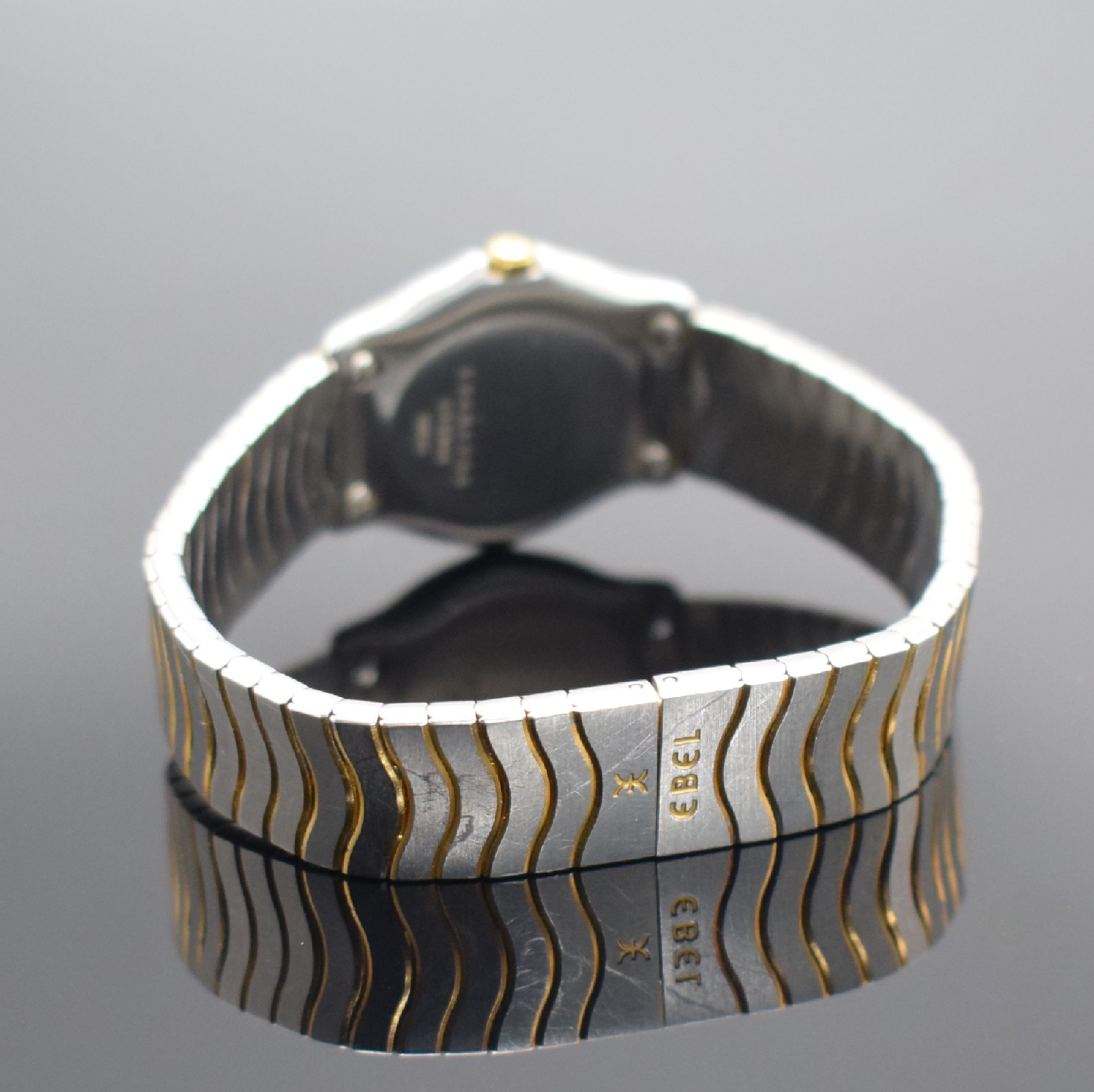 Detail b: EBEL Damenarmbanduhr Classic Wave in Stahl/Gold Referenz 183908, quarz, Lünette gegen Geh. 5-fach verschr., orig. Wellengliederband m. dopp. ...