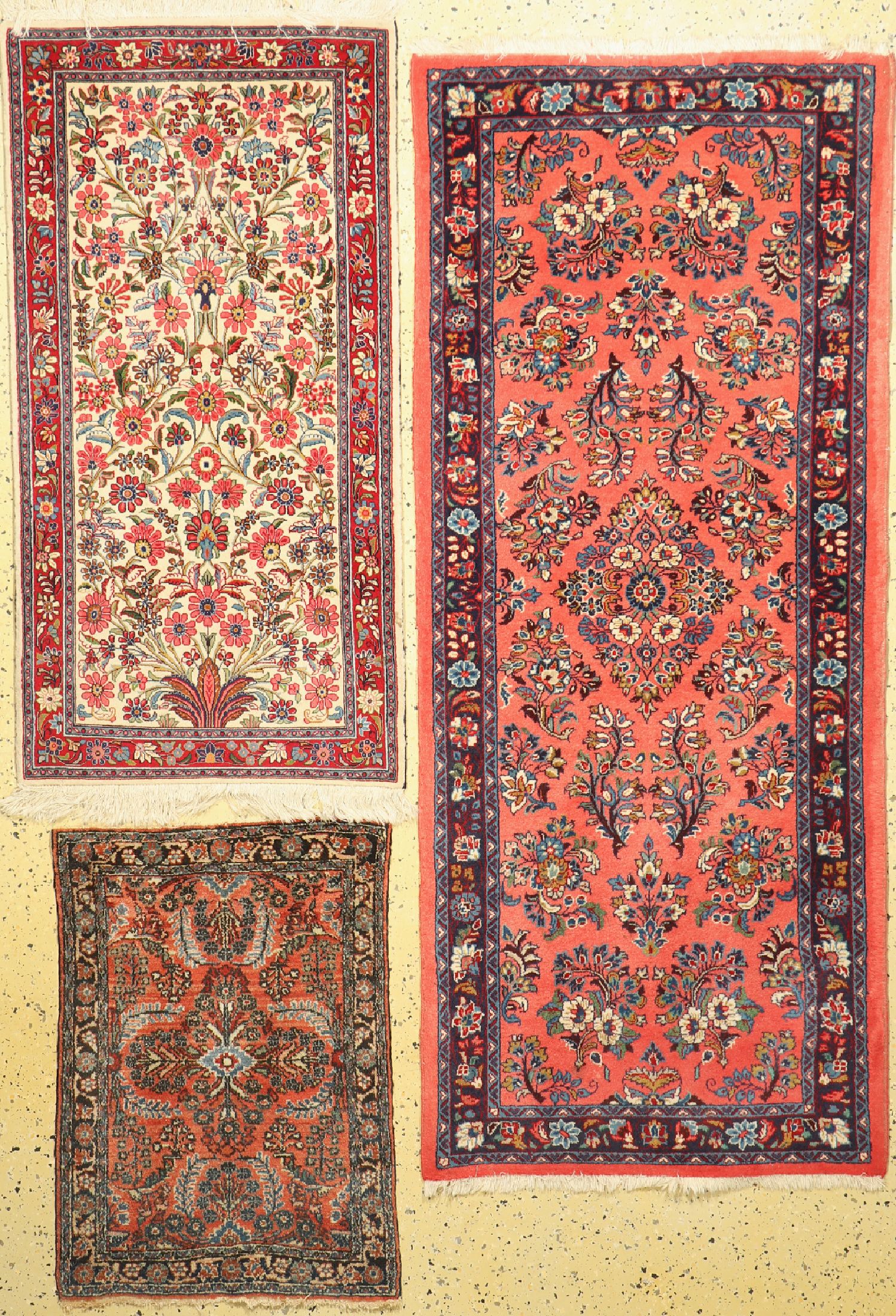 3 Lots, Persien, Sarogh, ca. 195 x 84 cm, Bidjar Kork fein, ca. 130 x 68 cm, Lilian alt, ca. 85 x 62 cm, EHZ: 2