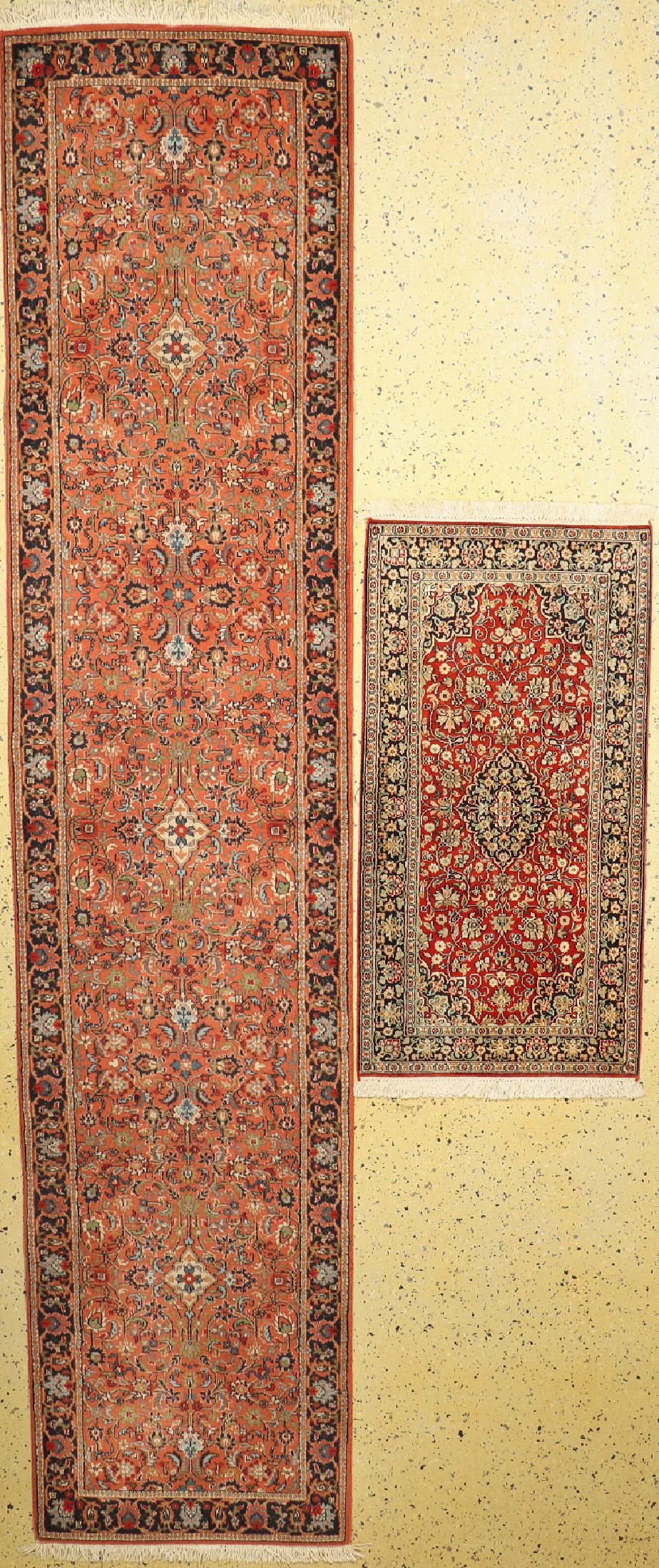2 Lots, Indien, Sarogh, ca. 347 x 77 cm, Kaschmir, ca. 125 x 64 cm, Wolle auf Baumwolle, EHZ: 2