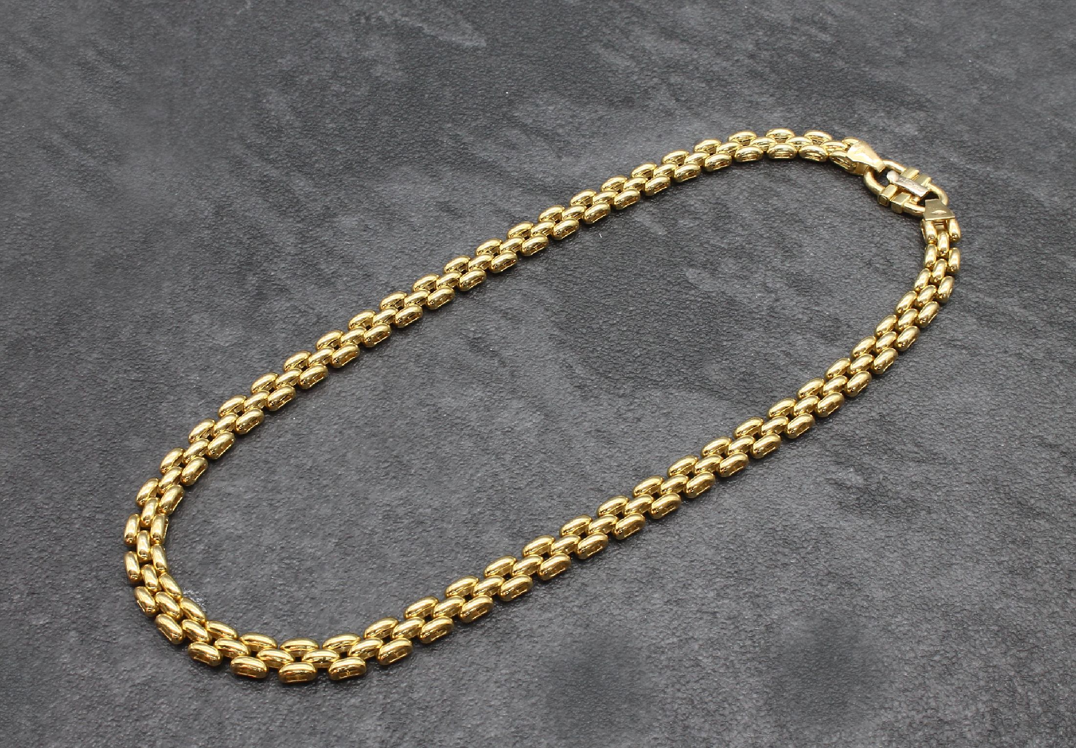 Detail a: 18 kt Gold Collier, GG 750/000, sign. Chini, L. ca. 45 cm, ca. 40.9 g