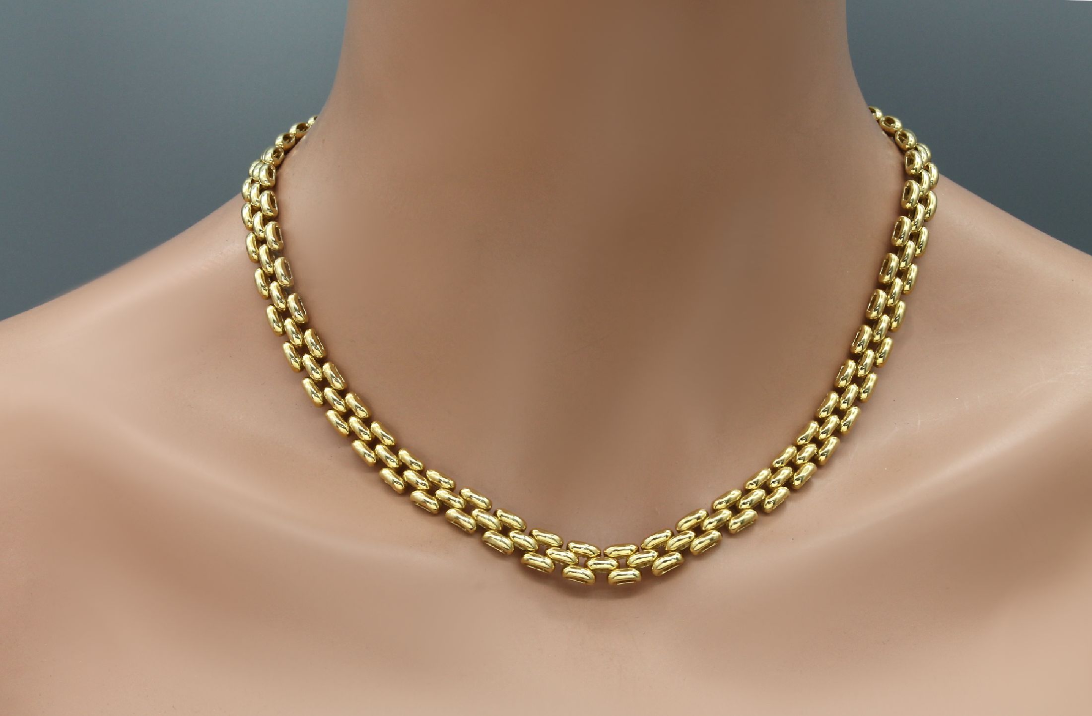 Detail b: 18 kt Gold Collier, GG 750/000, sign. Chini, L. ca. 45 cm, ca. 40.9 g