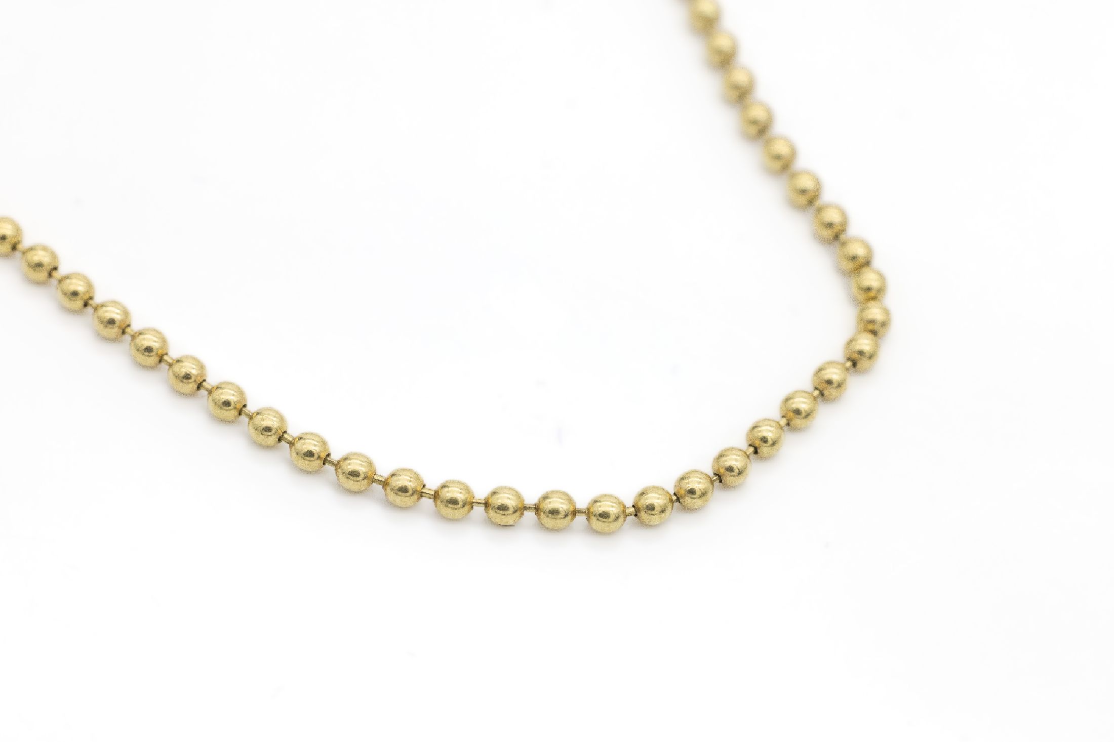 18 kt Gold Kugelkette, GG 750/000, L. ca. 60 cm, Federringschließe, ca. 9.7 g