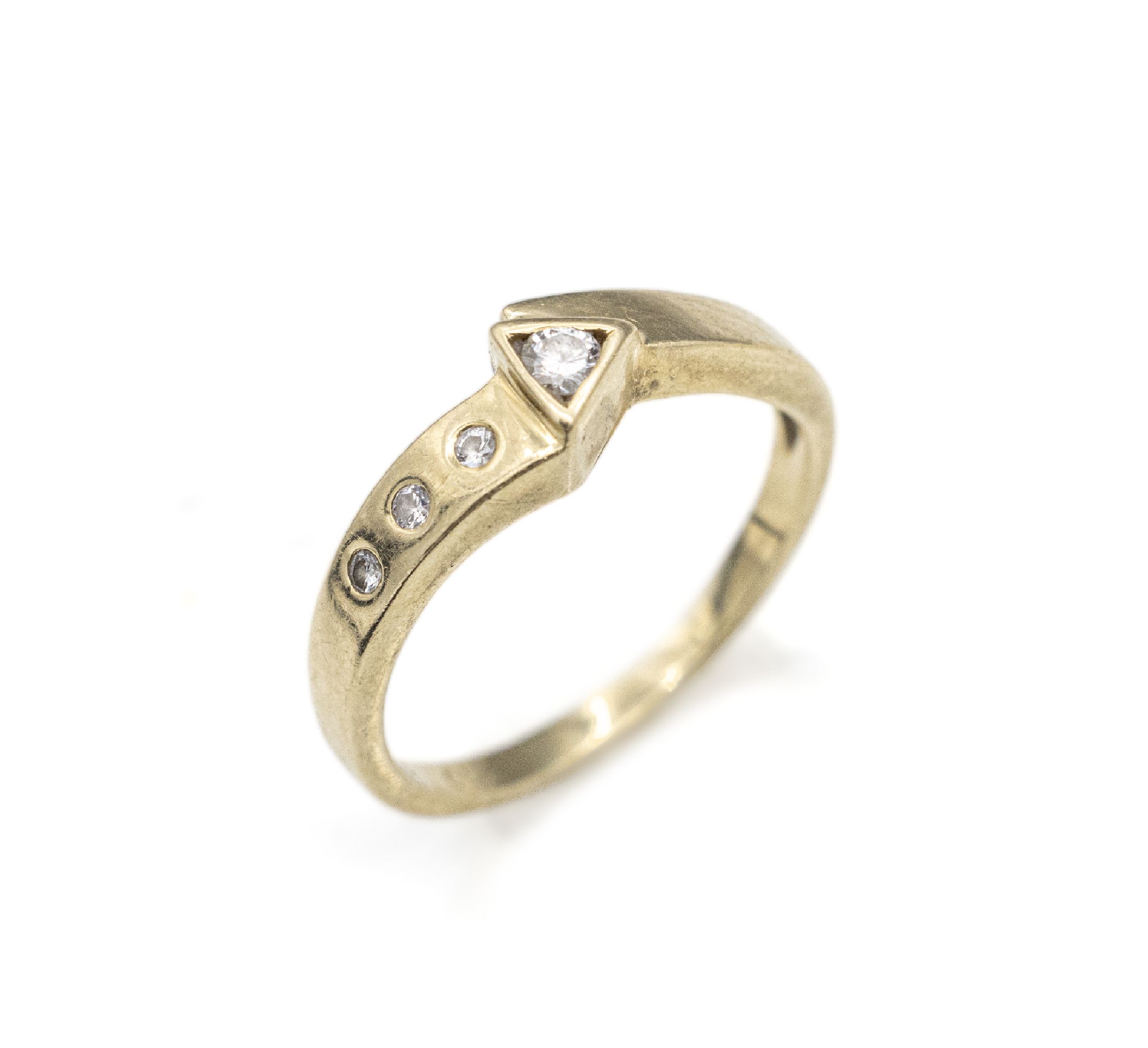 14 kt Gold Brillant-Ring, GG 585/000, 5 Brillanten zus. ca. 0.14 ct (grav.) Weiß/si,total ca. 3.1 g, RW 55