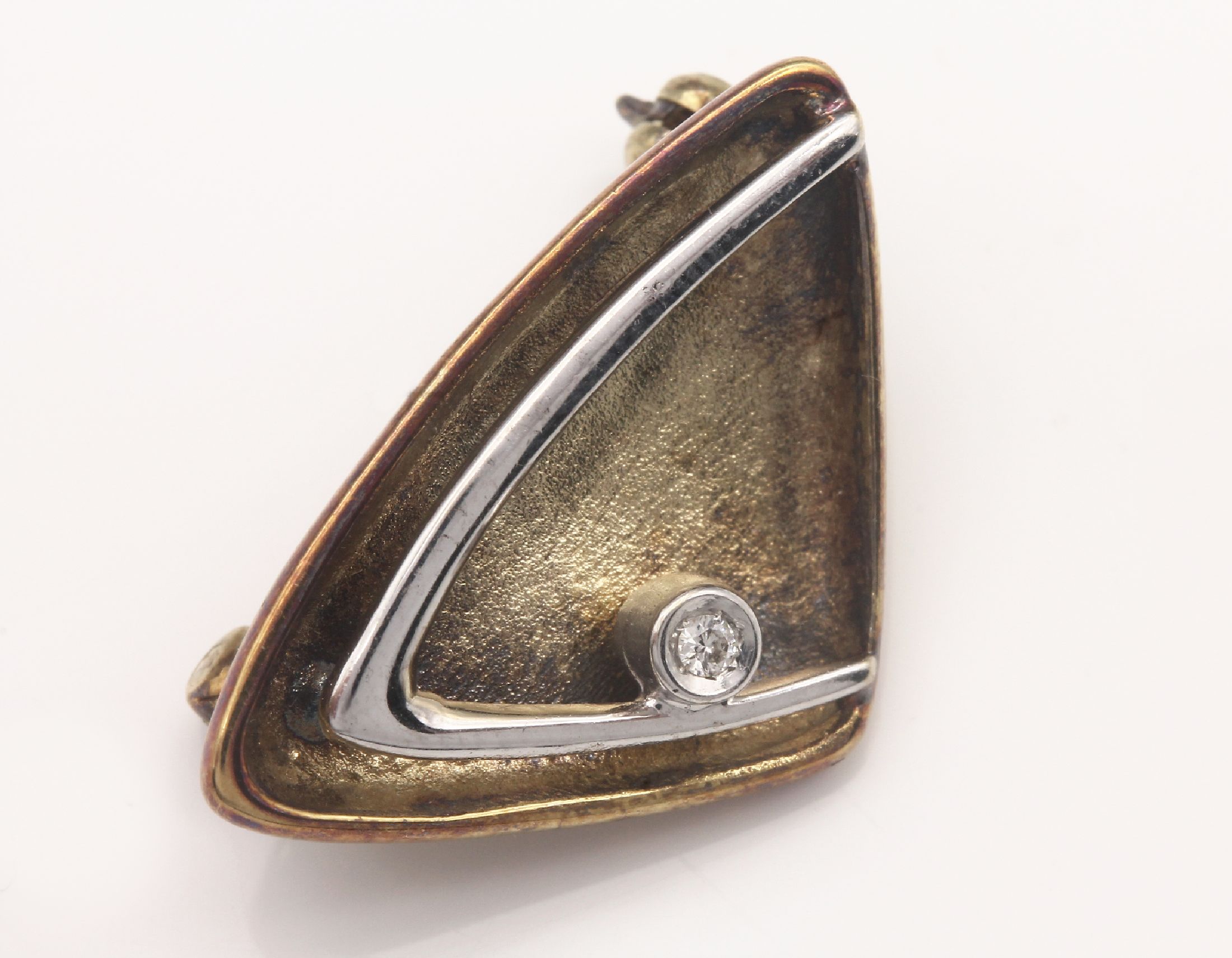 Detail a: 14 kt Gold Brillant-Brosche/Kettenverkürzer, GG/WG 585/000, Meistermarke J. KÖHLE, Pforzheim, kl. Brillant, total ca. 5.0 g, B. ca. 2.5 cm